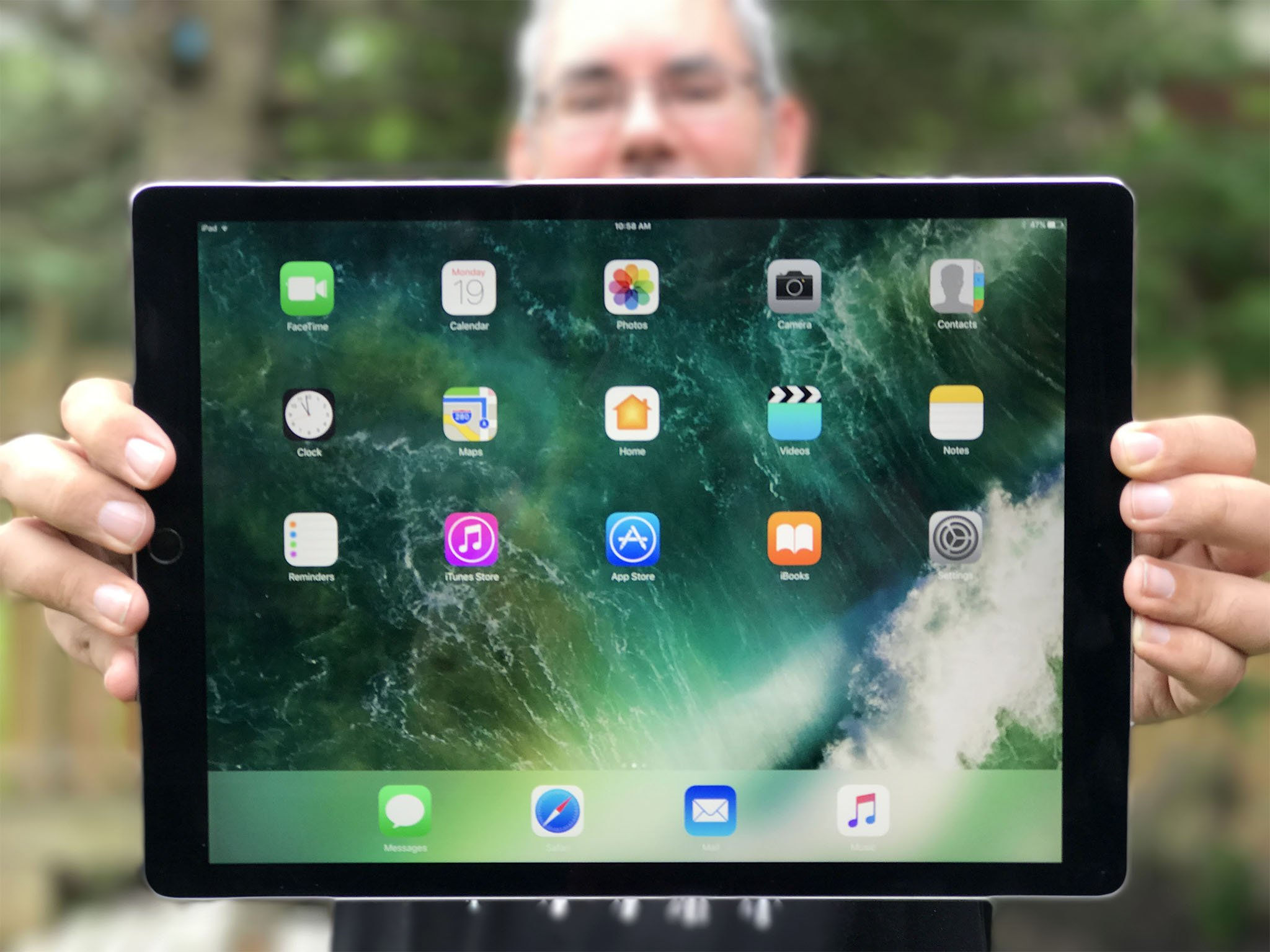 Wallpaper #BQM5YpMBpyOg8YnEGNKZ101 129 Inch iPad Pro Review 2017 Bigger Meets Better Imore