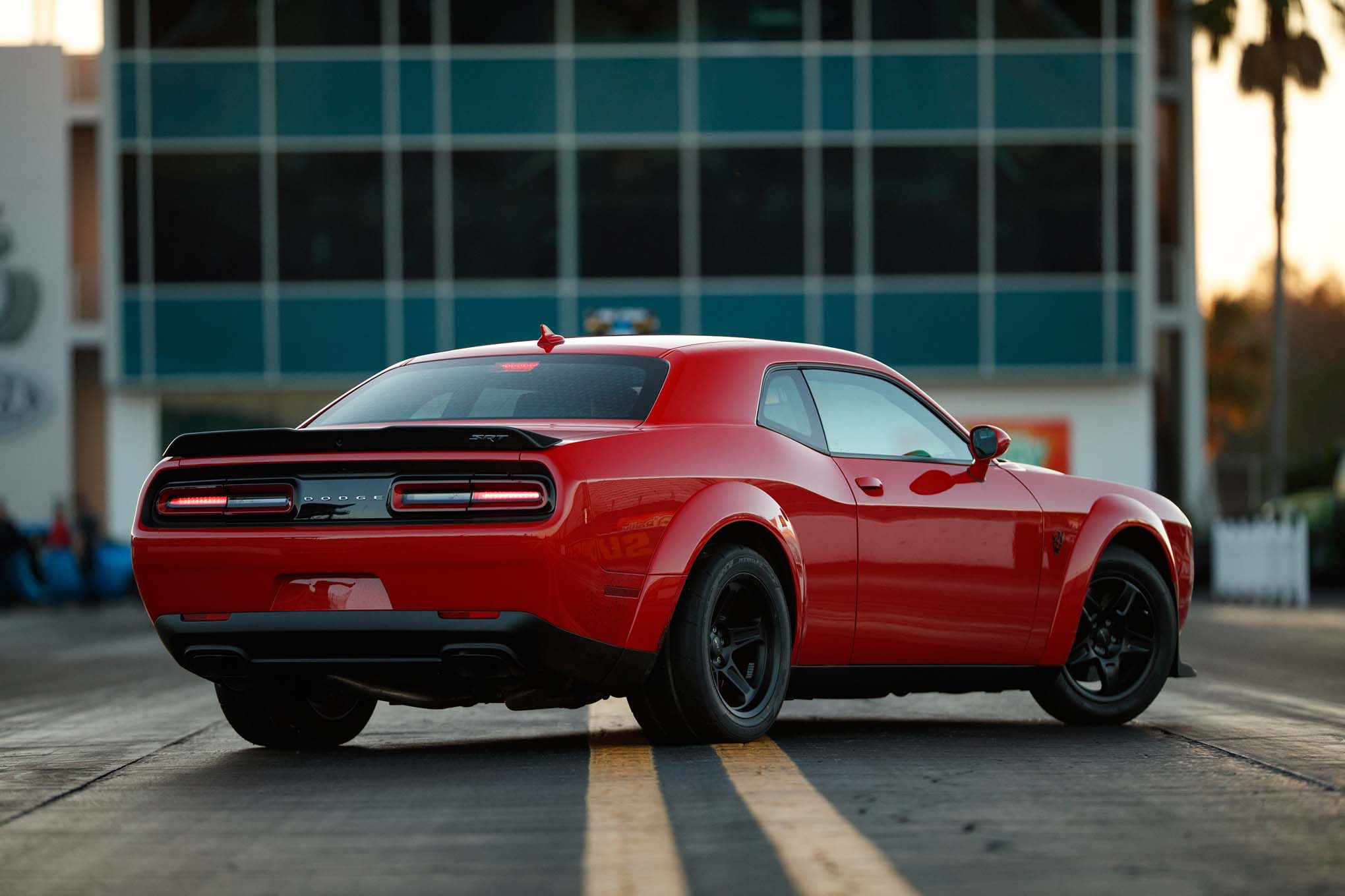 Wallpaper #Q__mZ5MB3lSXT3zU1ONB5 2018 Dodge Challenger Srt Demon Rear Three Quarters 02 Motor Trend En