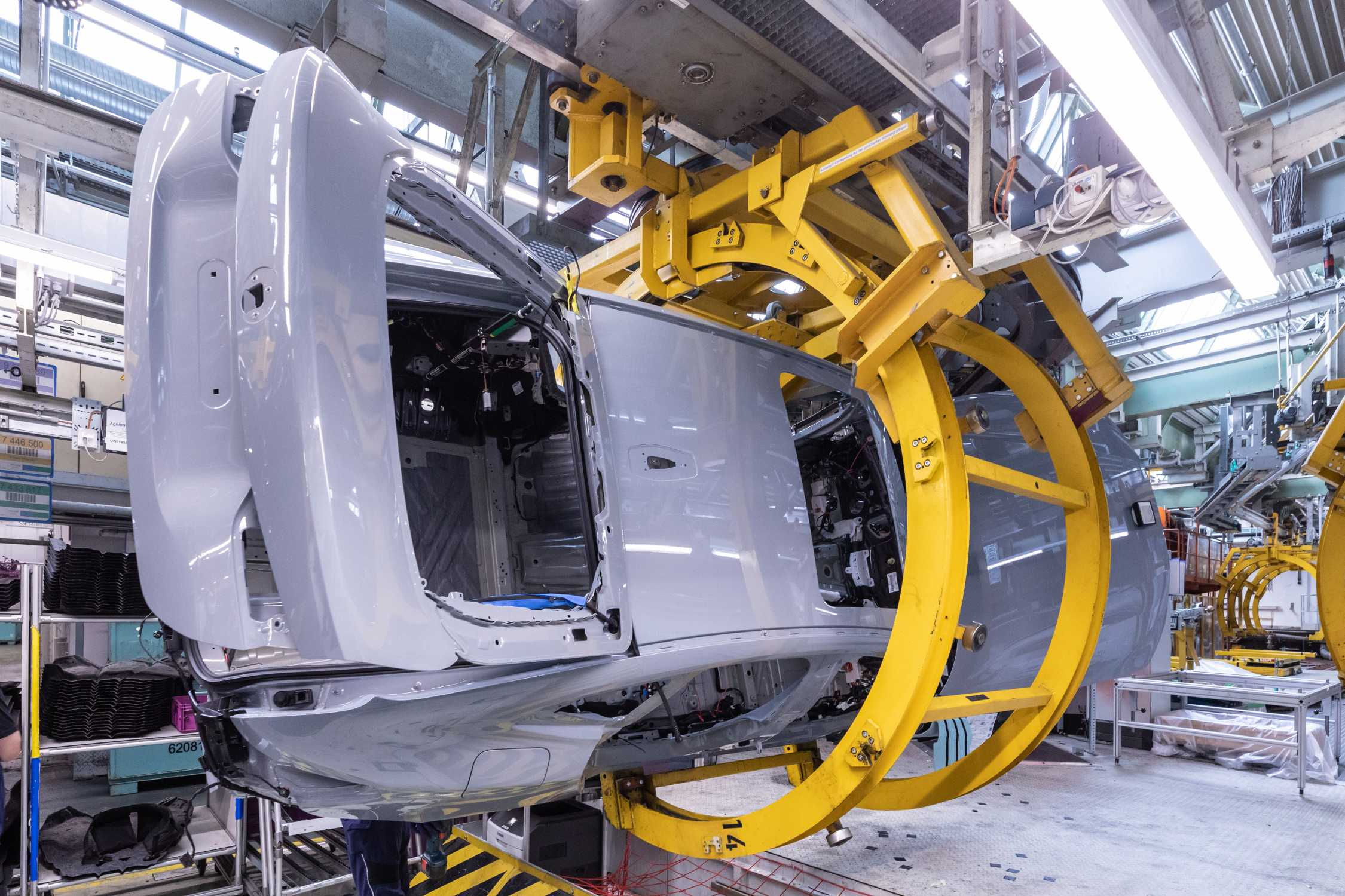 Wallpaper #8QO8ZJMBpyOg8YnEr9cZ236 BMW Group Plant Munich Goes Fully Electric
