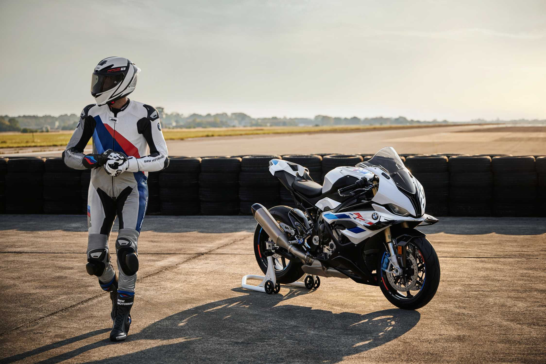 Wallpaper #A2fGEpMBSpphPi3-if21151 BMW Motorcycle Riding Suit