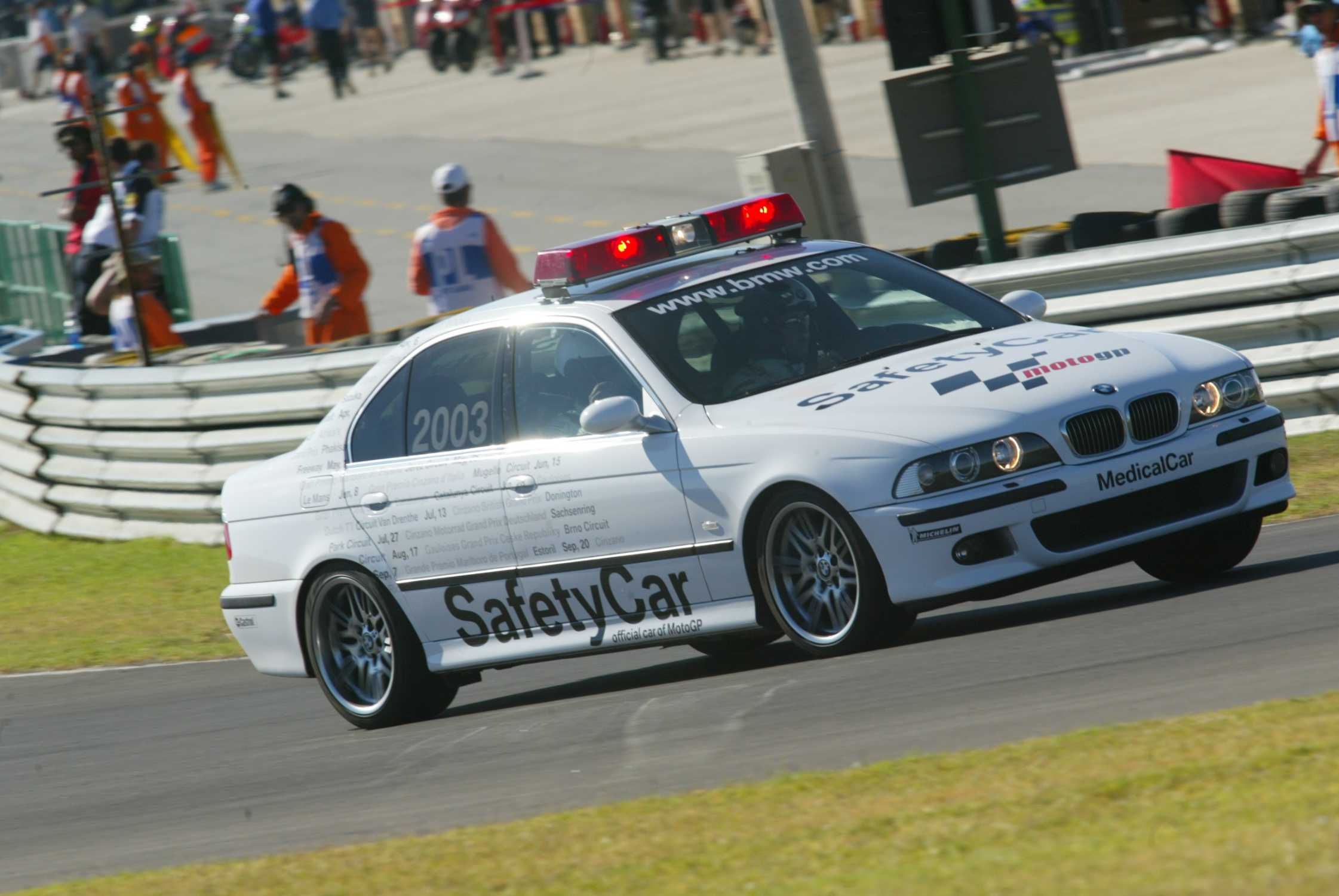 Wallpaper #2hnLEY8BtGB6xQ78u2JP33 BMW M5 E39 Safety Car Motogp