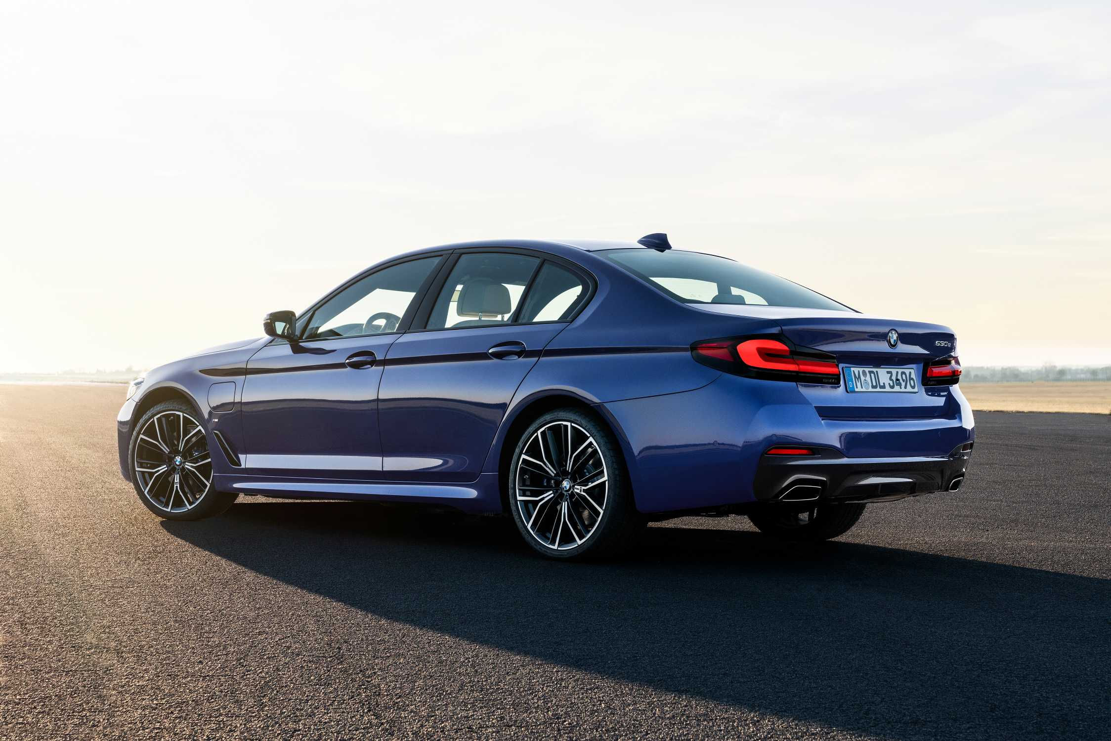 Wallpaper #7XRuwo4B_8f4nGFaLG6j37 The New 2021 BMW 5 Series Sedan