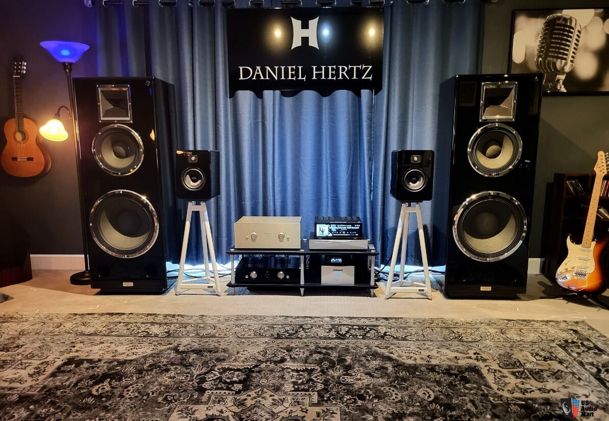 Wallpaper #K2ef65IBSpphPi3-6k2o163 Daniel Hertz M1 Speakers with Daniel Hertz M11 Integrated Amplifier