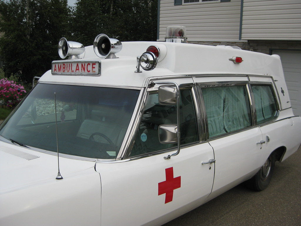 Wallpaper #xGfjC5MBSpphPi3-X9uq88 Vintage Ambulance 1973 Pontiacbody by Superior Coach Kelsey Landry