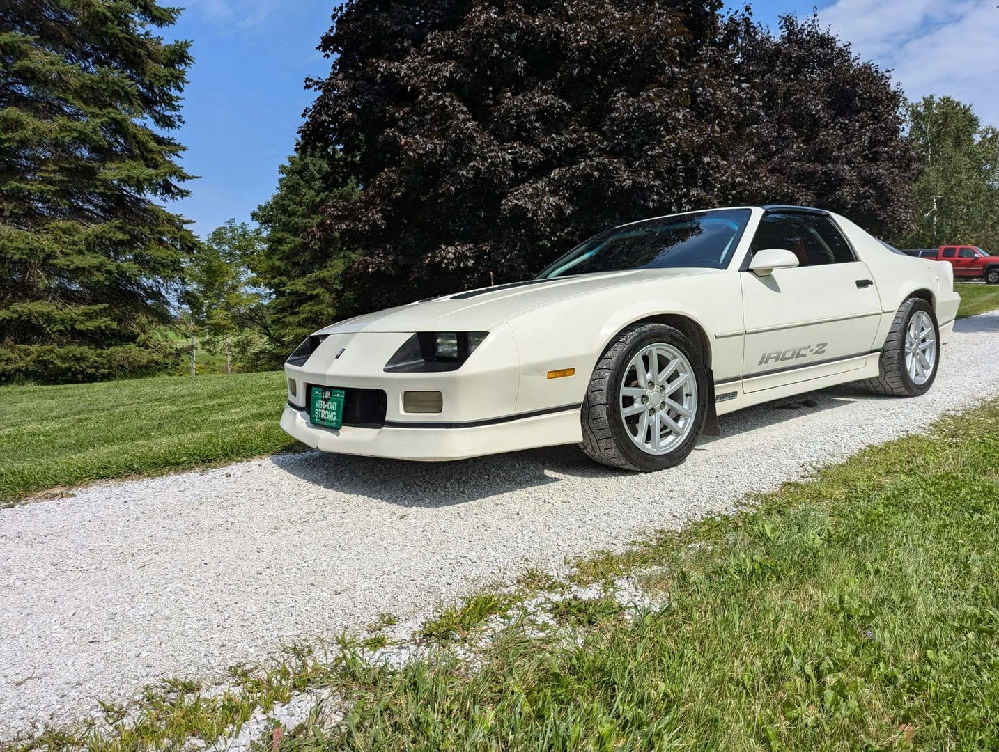 Wallpaper #jTUHk5cBk_lpvpaliJVd35 1986 Chevrolet Camaro Z28 Iroc Z Sells for 15k Heavily Modified with