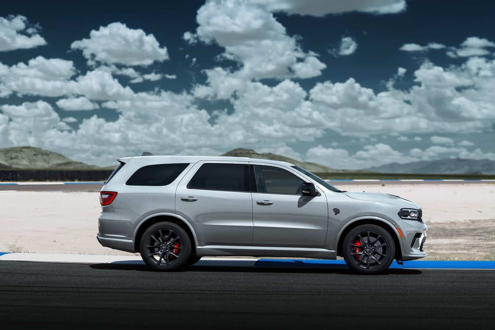 Wallpaper #omeU8JIBSpphPi3-CGf2107 El Dodge Durango Srt Hellcat Vuelve Al Terreno De Juego