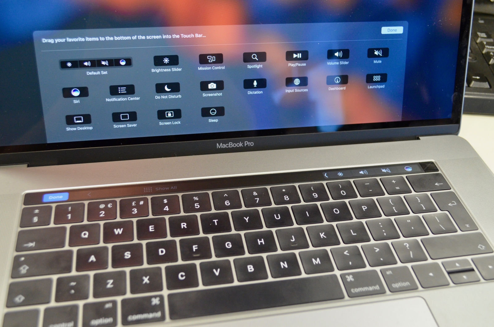 Wallpaper #lFYIeJcBsd6xcFiEjNo-98 Macbook Pro Touch Bar Review Form Over Function