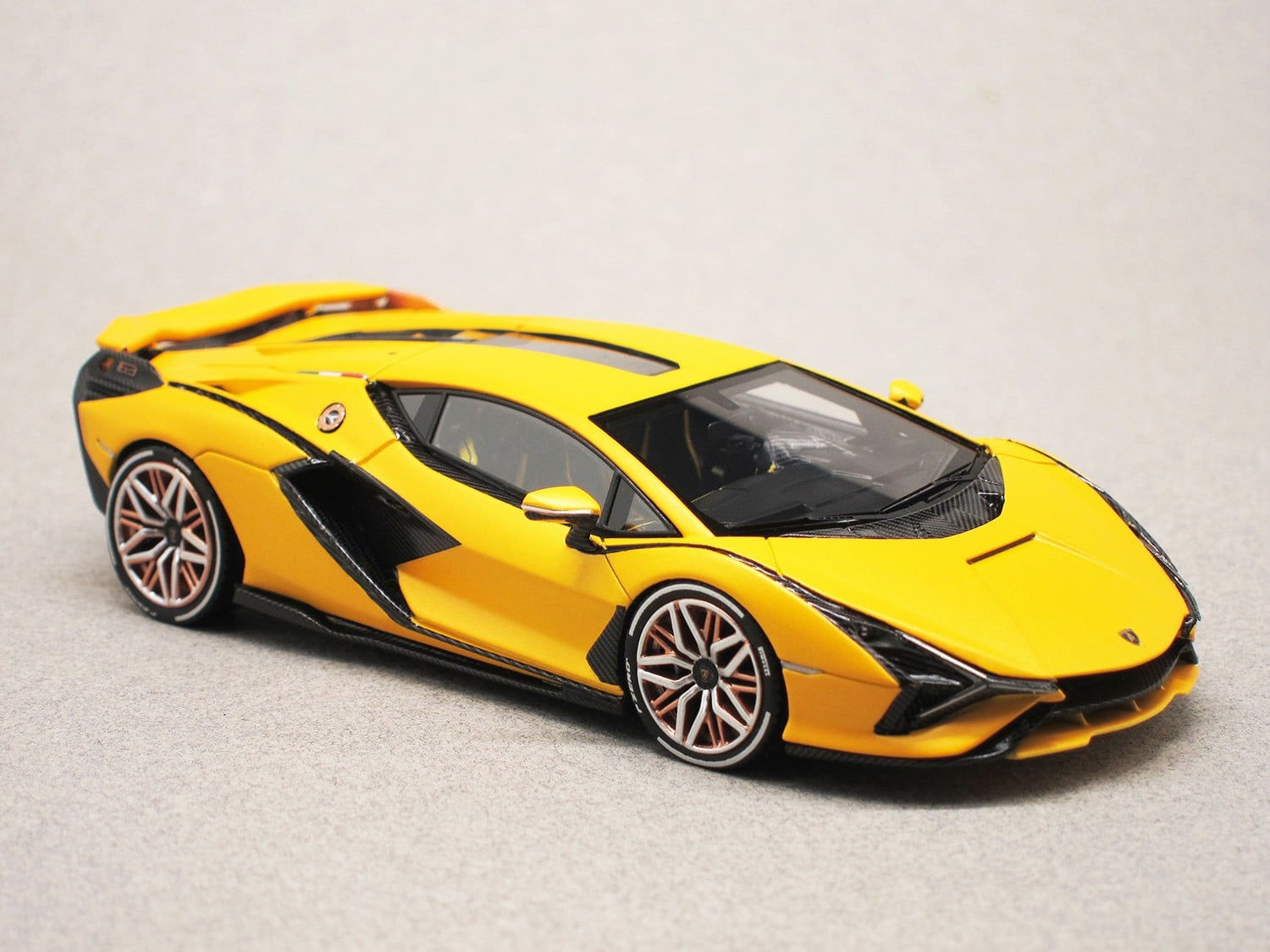 Wallpaper #2meb55IBSpphPi3-_DiQ291 Lamborghini Sian Fkp 37 Jaune Looksmart 143e Minicarweb