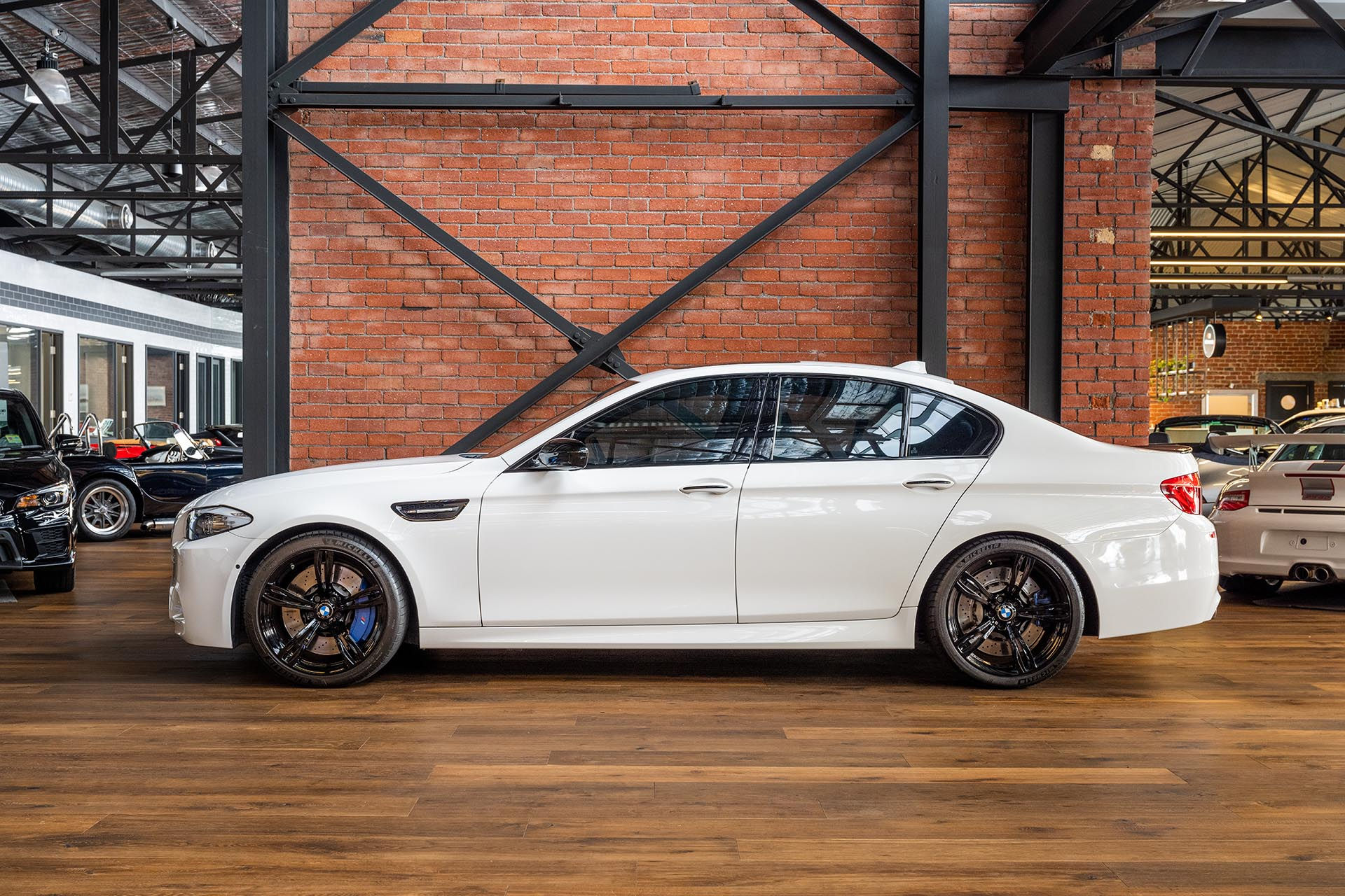 Wallpaper #v3fdJpMB-pgBXx60JaPB9 BMW M5 F10 White 5 Richmonds