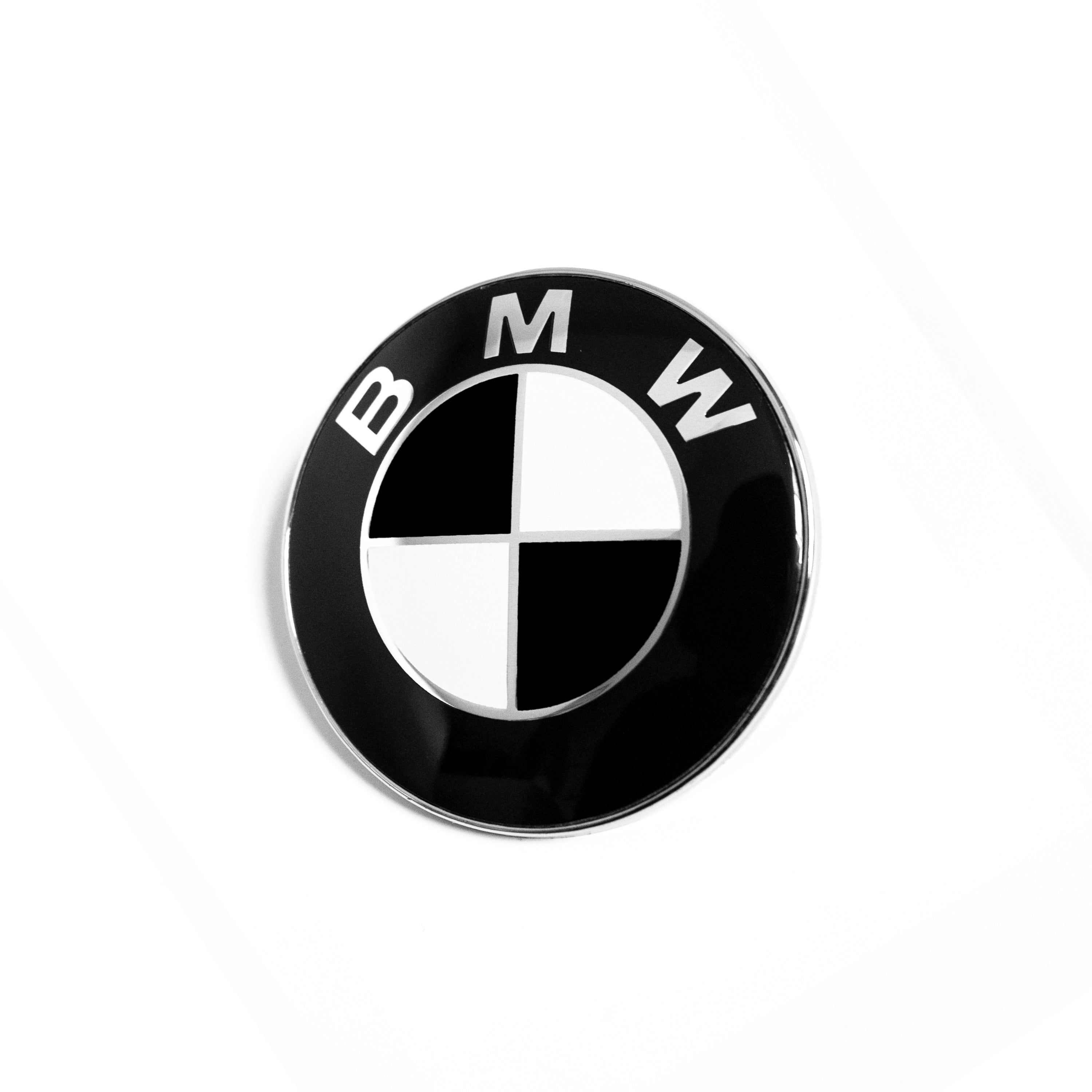 Wallpaper #2xnmGY8BtGB6xQ78gHOl19 82mm BMW Black White Emblem Hood Badge 2 Pins 6 Side Auto