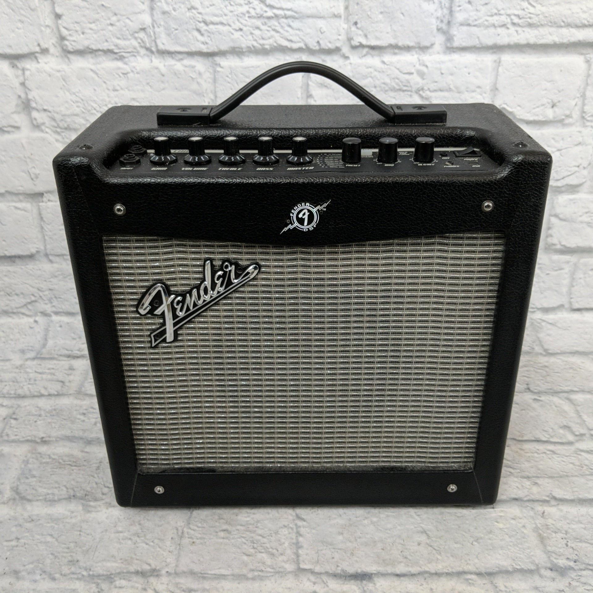 Wallpaper #Ybk13pIBJvJKYCmEbwR4135 Fender Mustang V2 20 Watt 1x8 Combo Amp Evolution Music