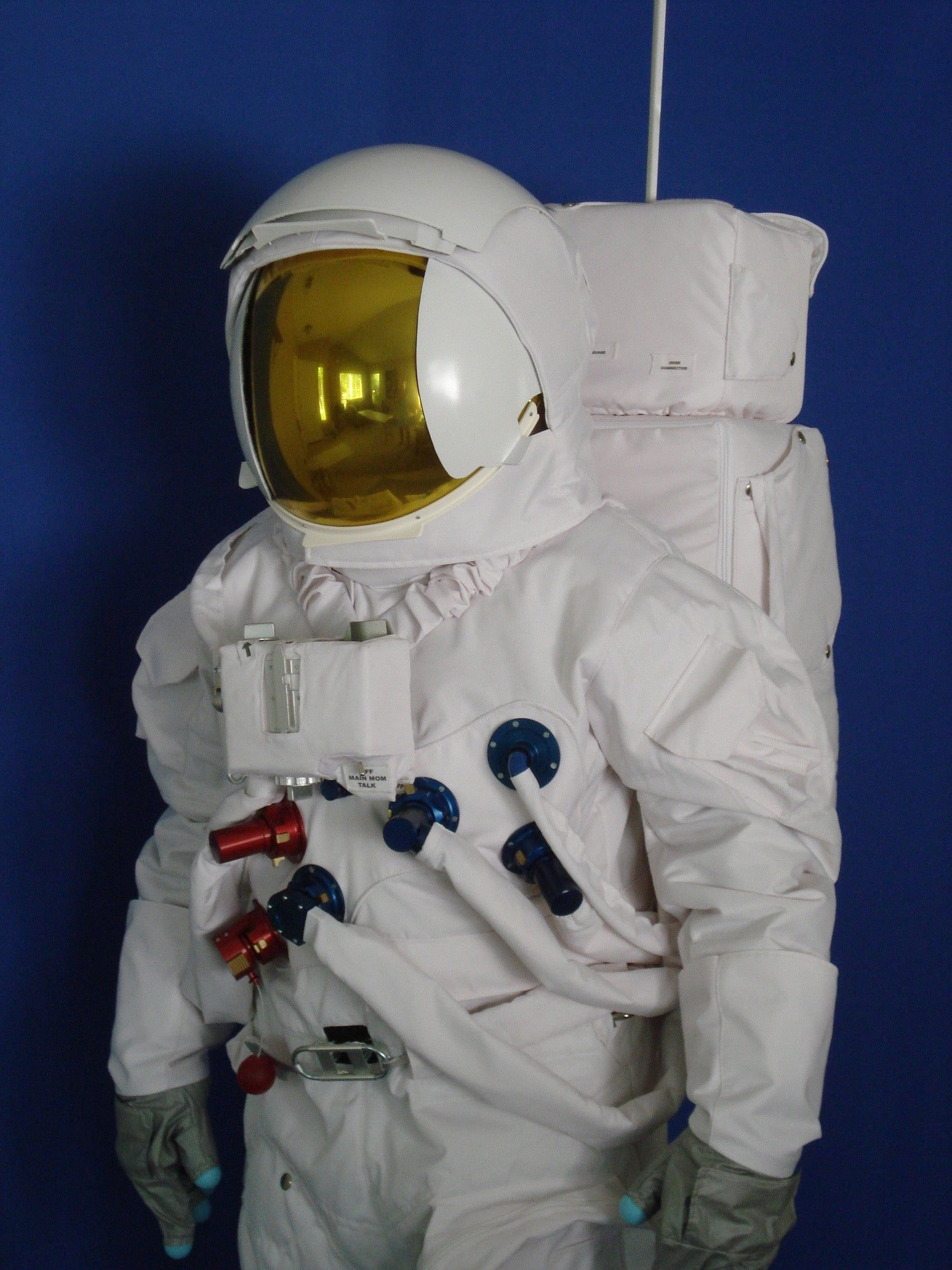 Wallpaper #e2eE_JIBSpphPi3-ZZiW40 Nasa Apollo A7l B Replica Hi Fidelity Museum Quality Space Suit Moon