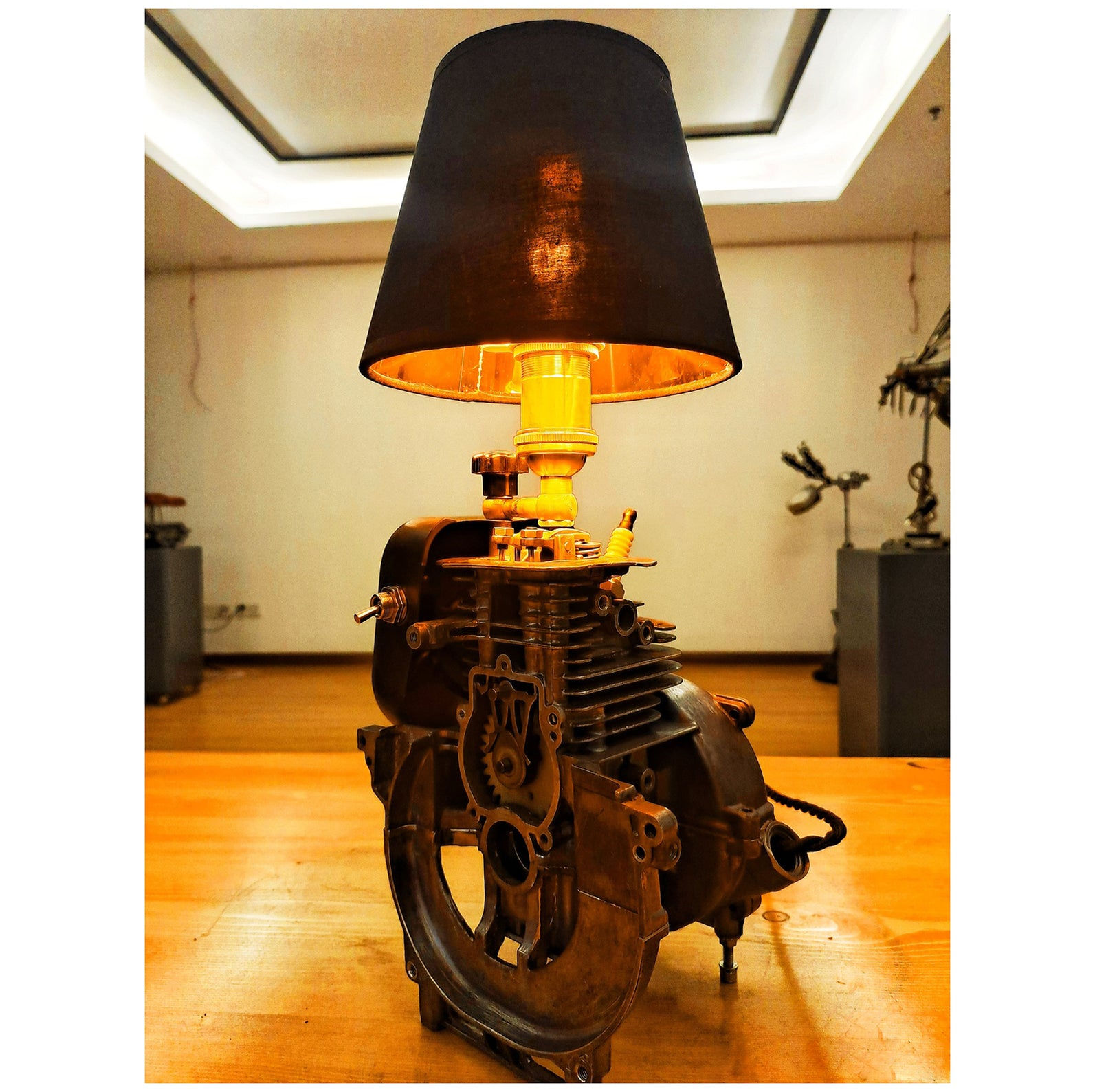 Wallpaper #mxmHAo8BtGB6xQ787kqK14 Cyberpunk Lamp Interal Combustion Engine Powered Model