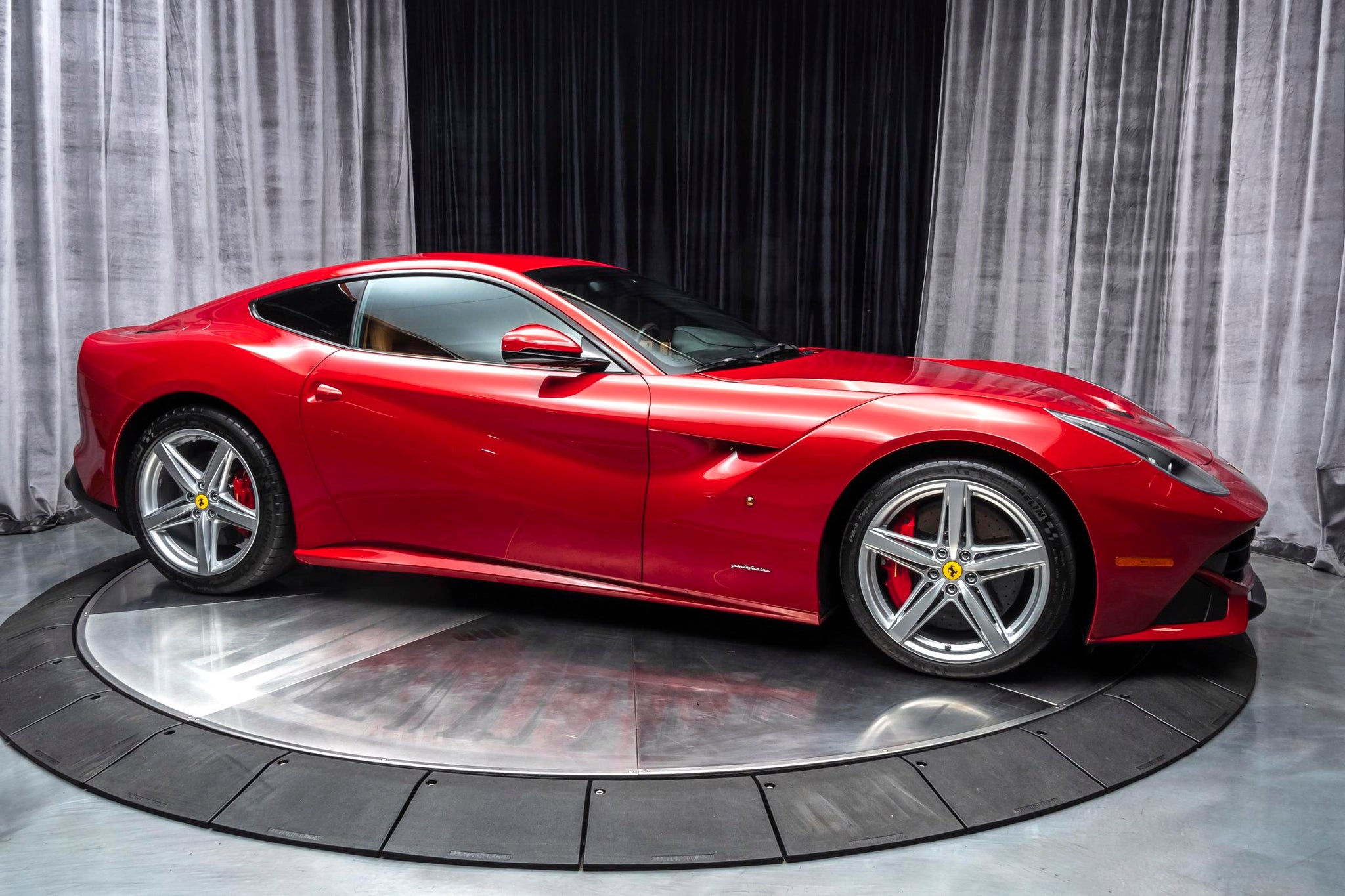 Wallpaper #KBmUKY8BtGB6xQ78Honp25 Ferrari Colors Available