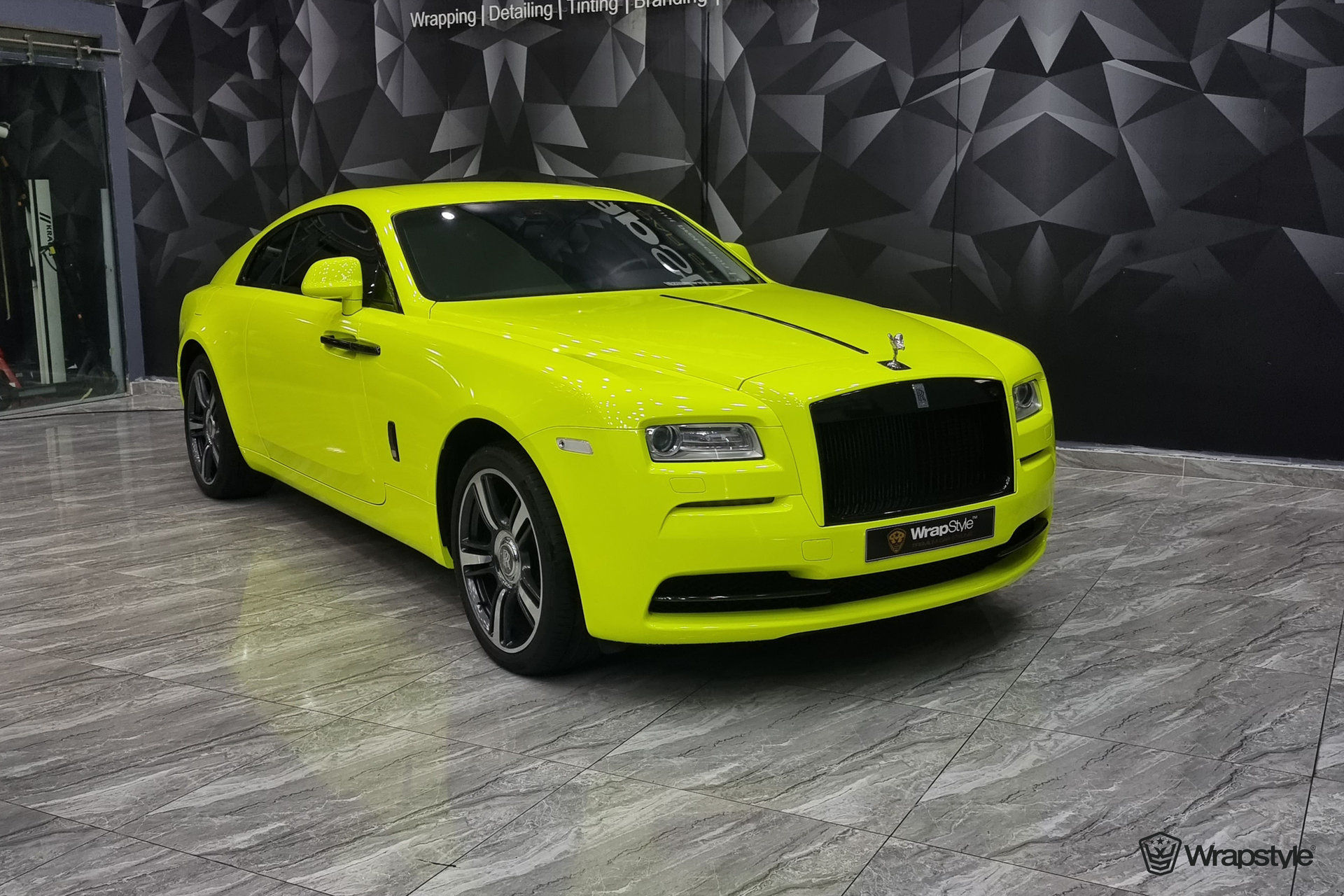 Wallpaper #9mcXC5MBSpphPi3-o9cX250 Rolls Royce Wraith Fluorescent Yellow Wrap Wrapstyle