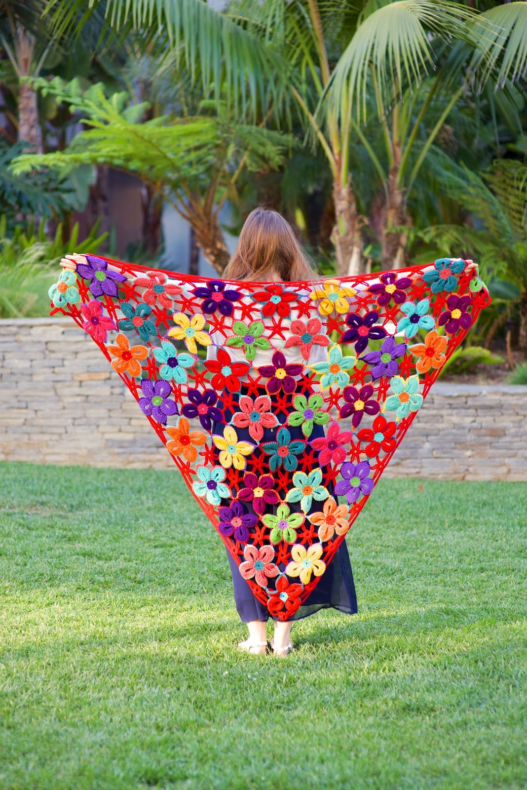 Wallpaper #pWfB7pIBSpphPi3-dF4W190 Monster Crochet Mexican Flower Motif Shawl