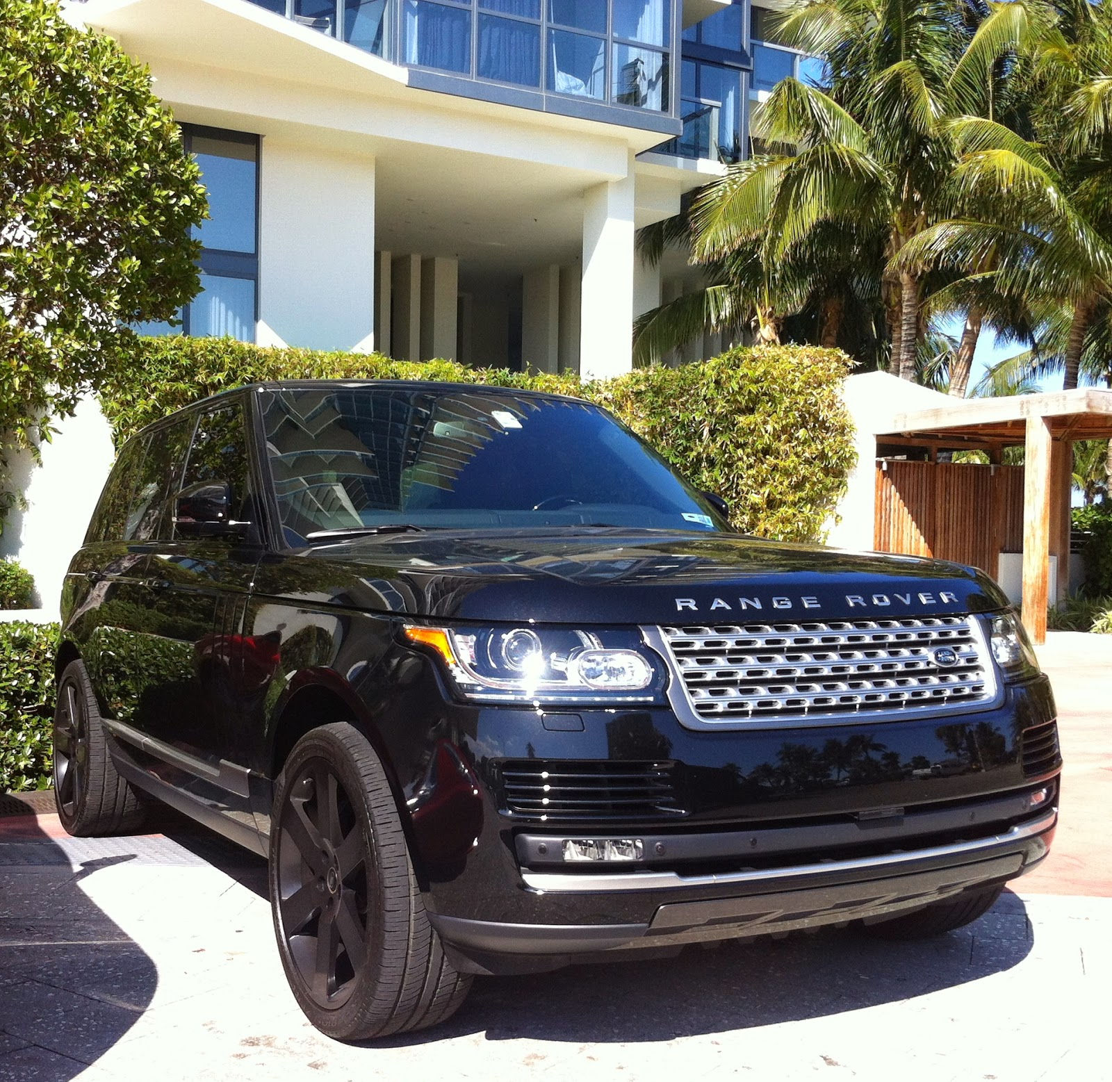 Wallpaper #8zXYlJcBk_lpvpal-5fD73 Exotic Cars on the Streets of Miami 2013 Range Rover Supercharged