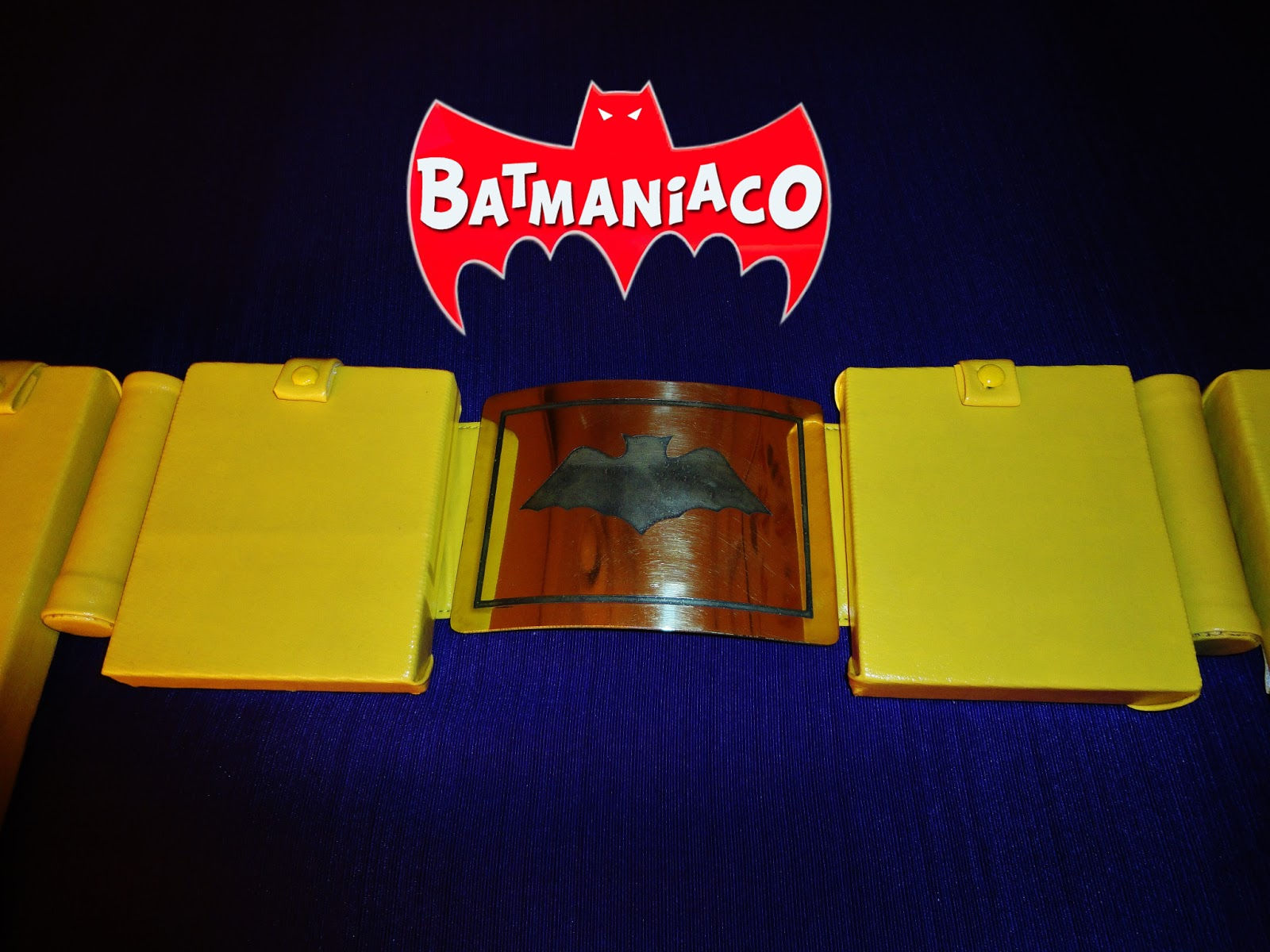 Wallpaper #UnfFJpMB-pgBXx60VaNl232 Batmaniaco Batman Utility Belt 1966 Prop TV Serie