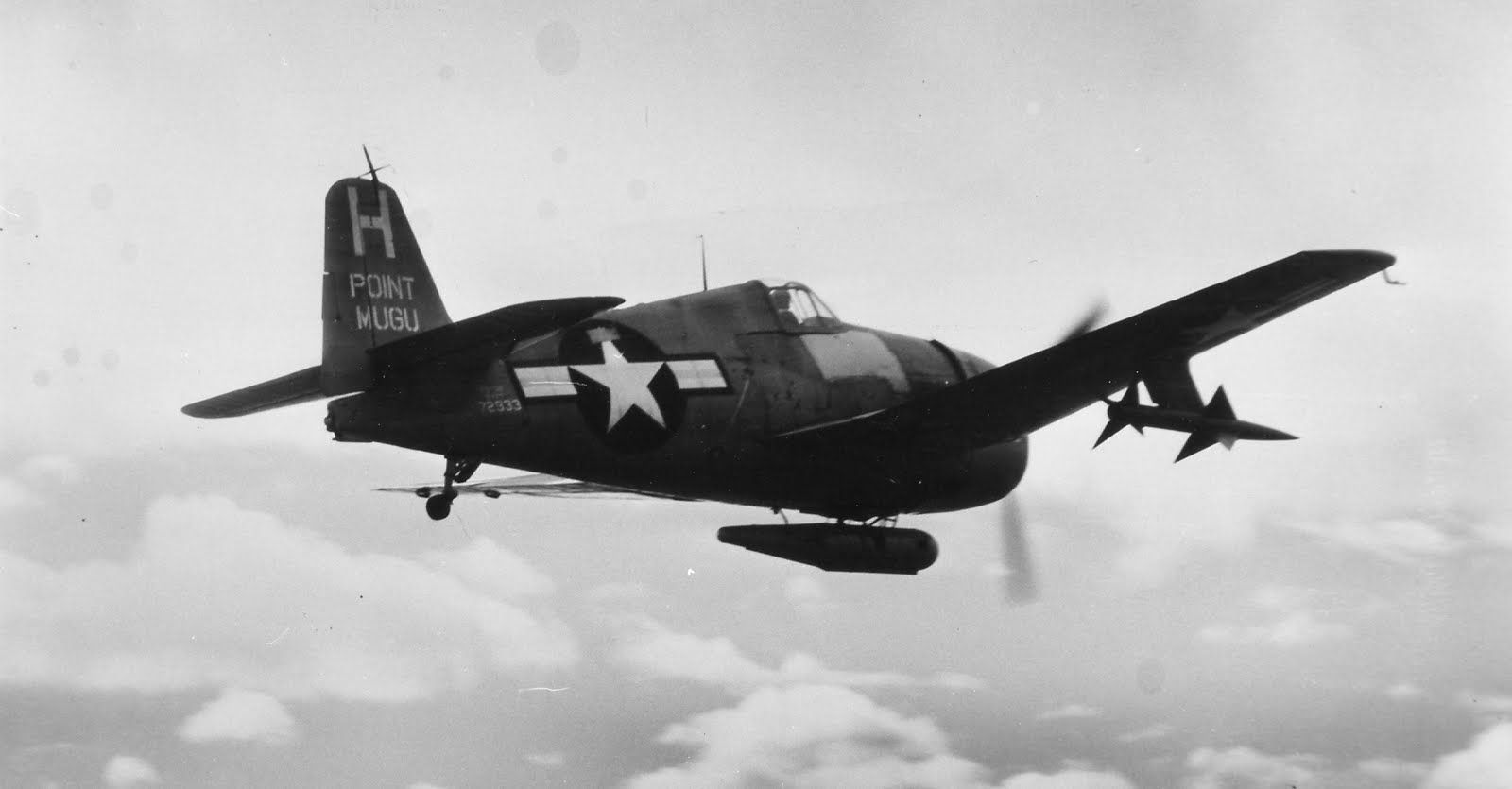 Wallpaper #smjUIJMBSpphPi3-ZS4W122 The Pilot of a Us Navy F6f Hellcat Makes Harrowing Escape After Crash