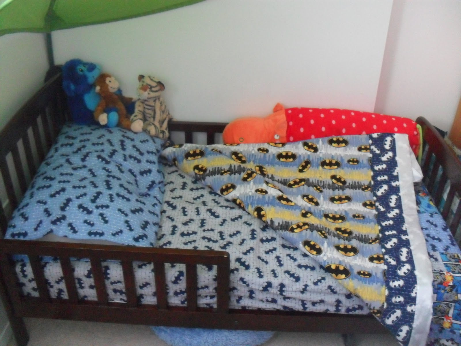 Wallpaper #aEAGMJMBJhL2WPbau7_B282 The Frilly Panda Batman Bedding Set