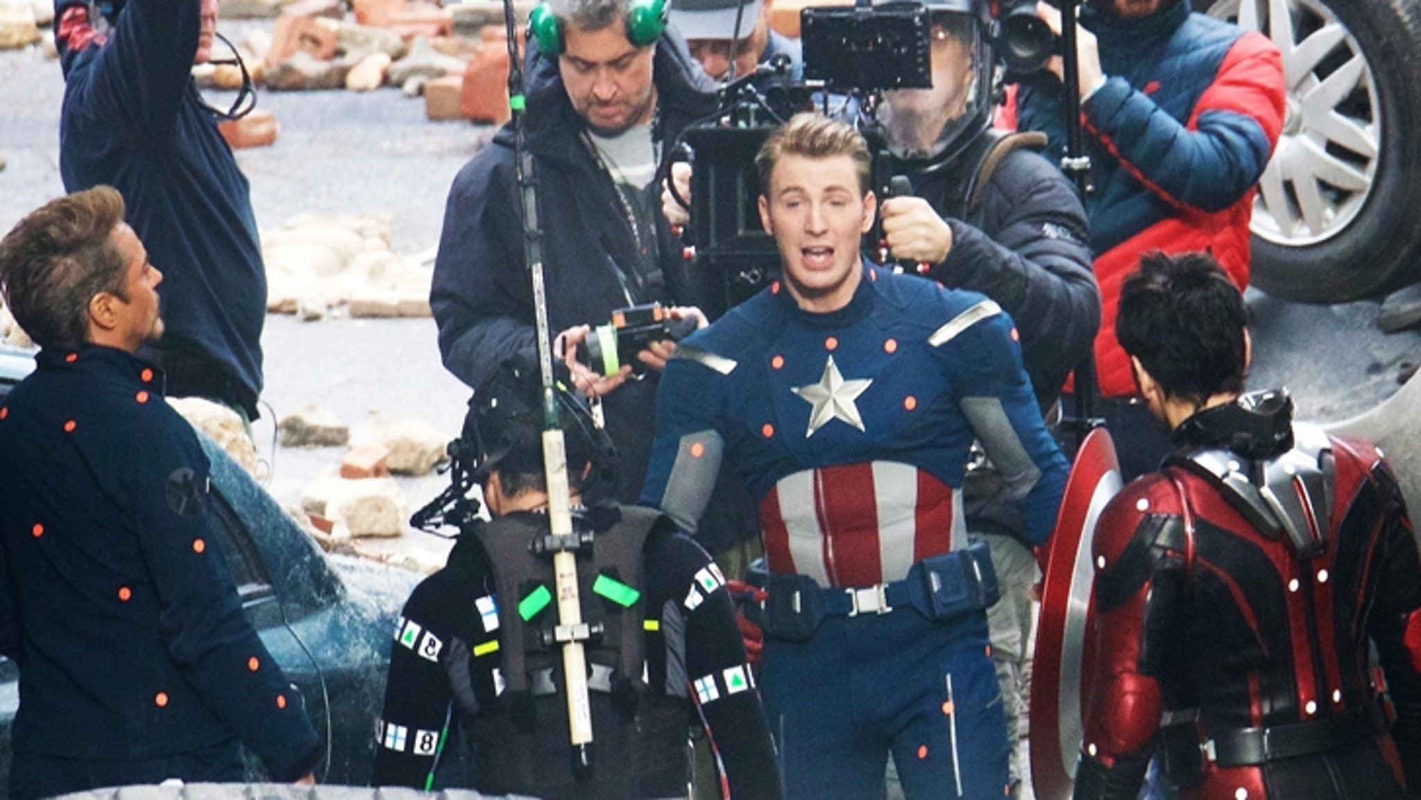 Wallpaper #70Vkn44B7YBJg1BVXaL051 Chris Evans Avengers 4 Photos Hint at Huge Infinity War Plot Twist