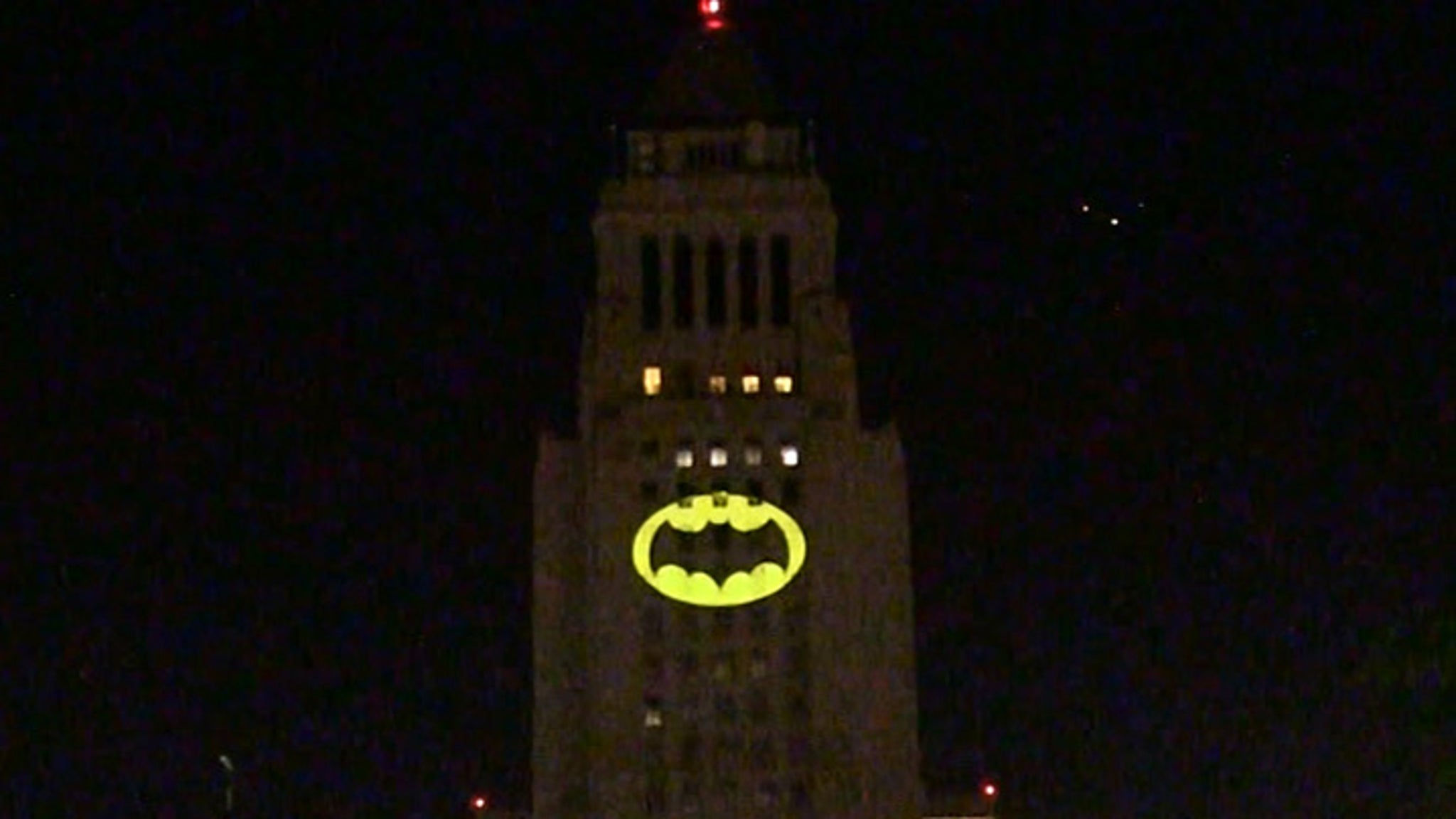 Wallpaper #shlEII8BtGB6xQ78dn0s24 Adam West Gets Bat Signal Salute at La City Hall