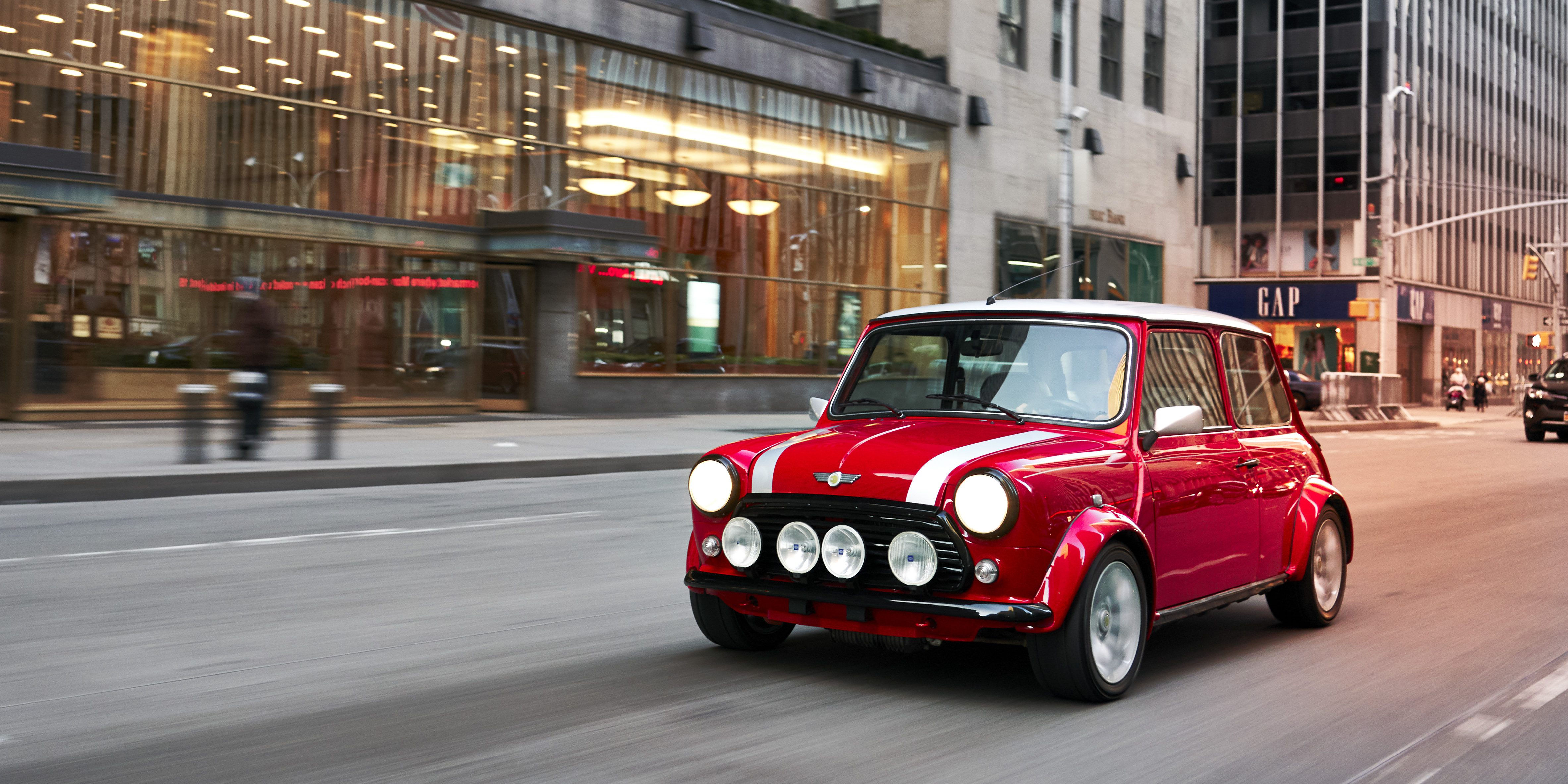 Wallpaper #8QO8ZJMBpyOg8YnEr9cZ58 BMW Unveils an All Electric Version of the Classic Mini Its Third