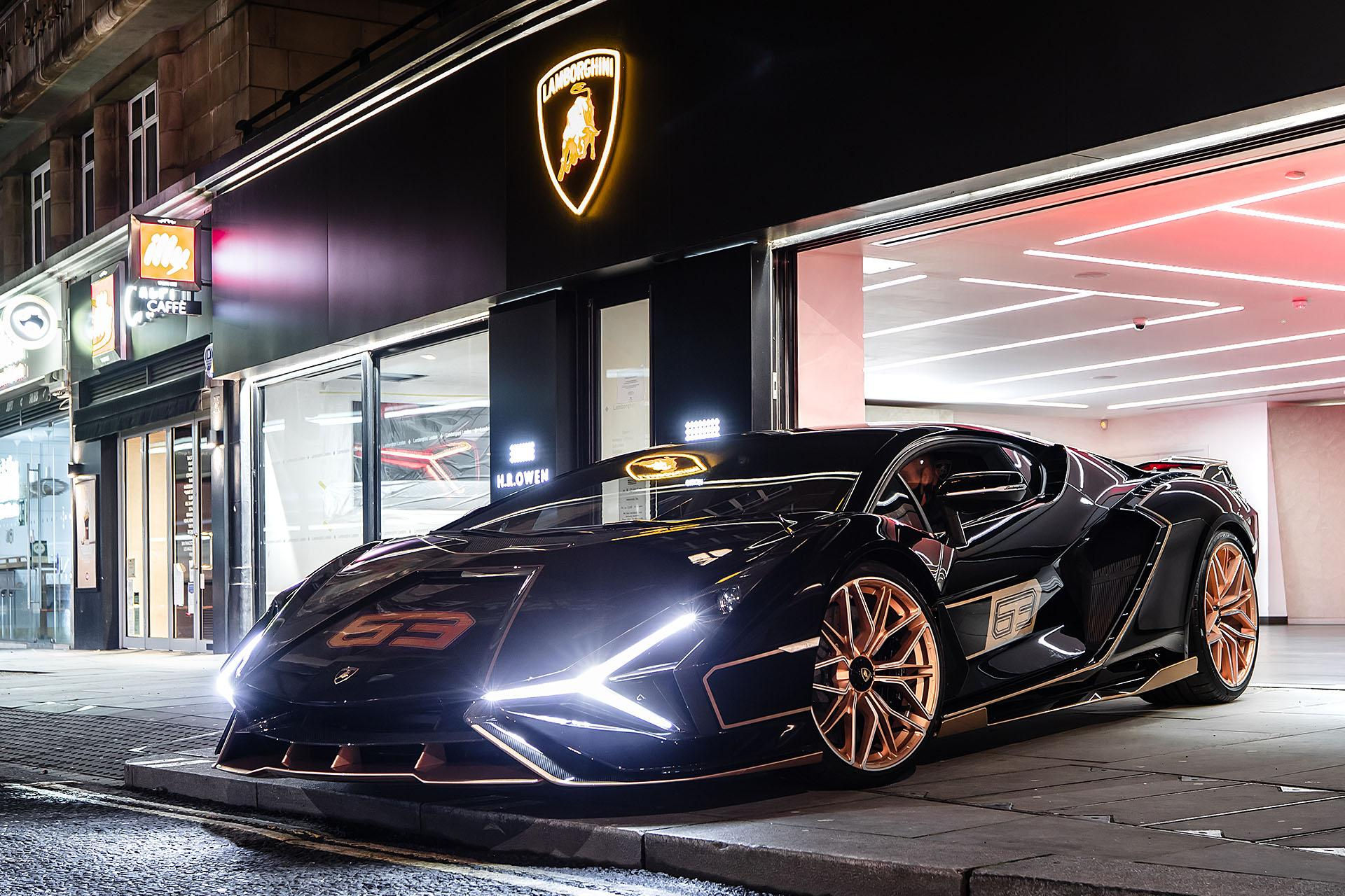 Wallpaper #2meb55IBSpphPi3-_DiQ93 London Sees the Delivery of Two Lamborghini Sian Lambocars