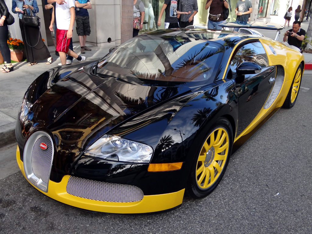 Wallpaper #LmhFGZMBSpphPi3-hRYl146 Custom Yellow Black Bugatti Veyron Spotted in Beverly Hills Zero to