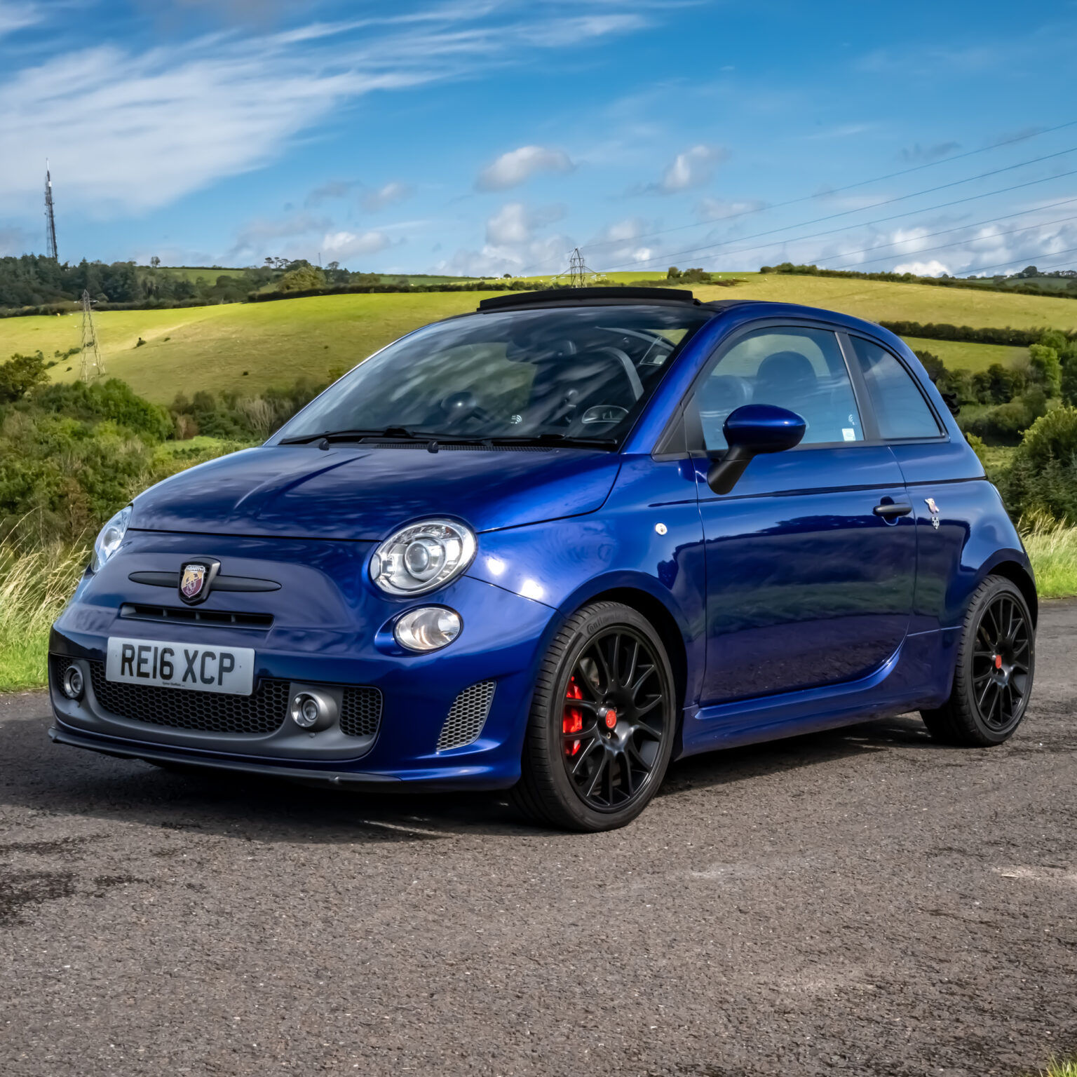 Wallpaper #a819a Front View of Black Fiat 500 Abarth Parked in the Street Editorial