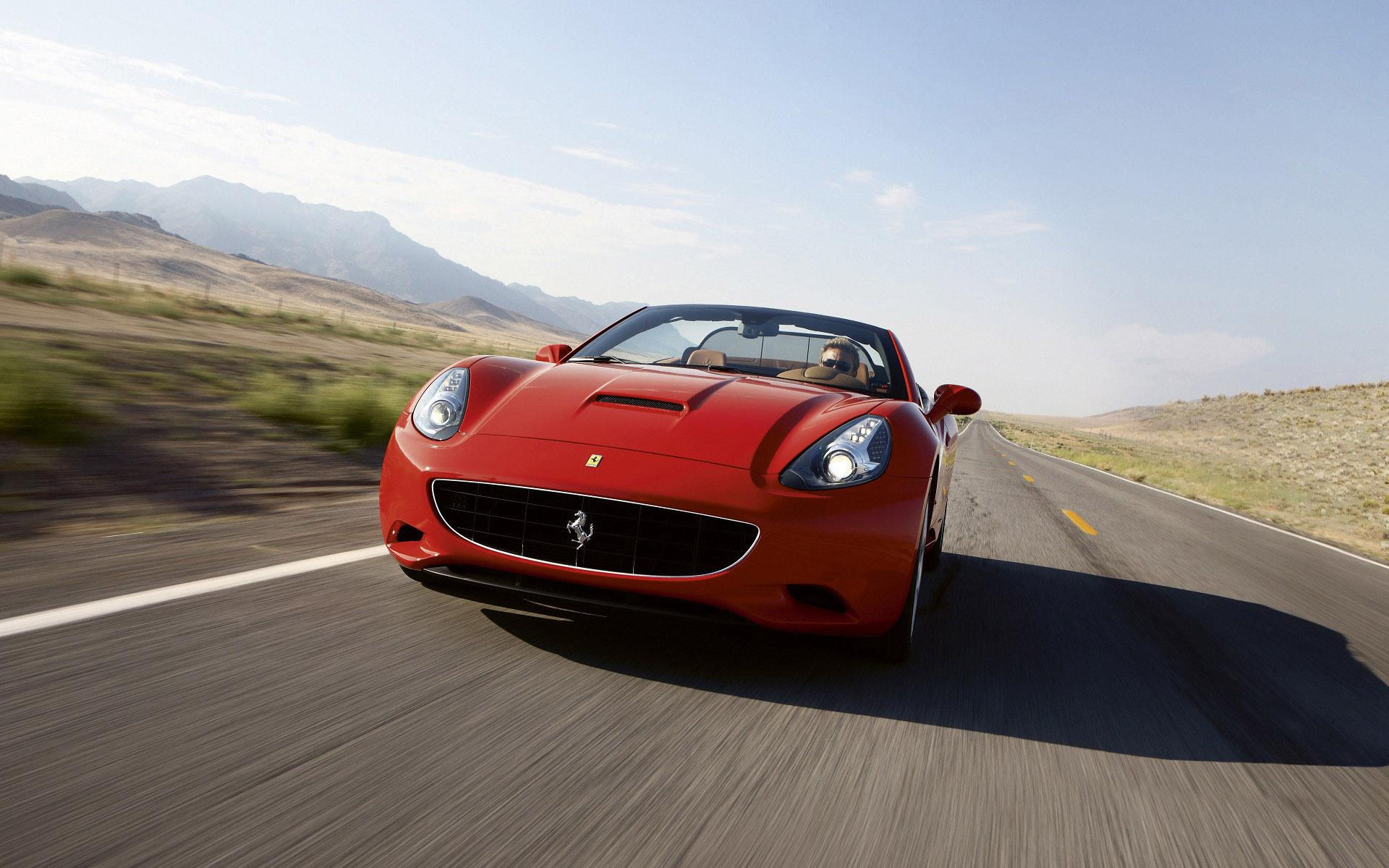 Wallpaper #1HNriI4BFI5NbQkseSFY39 Ferrari California with Mountains in the Back View HD Desktop Wallpaper