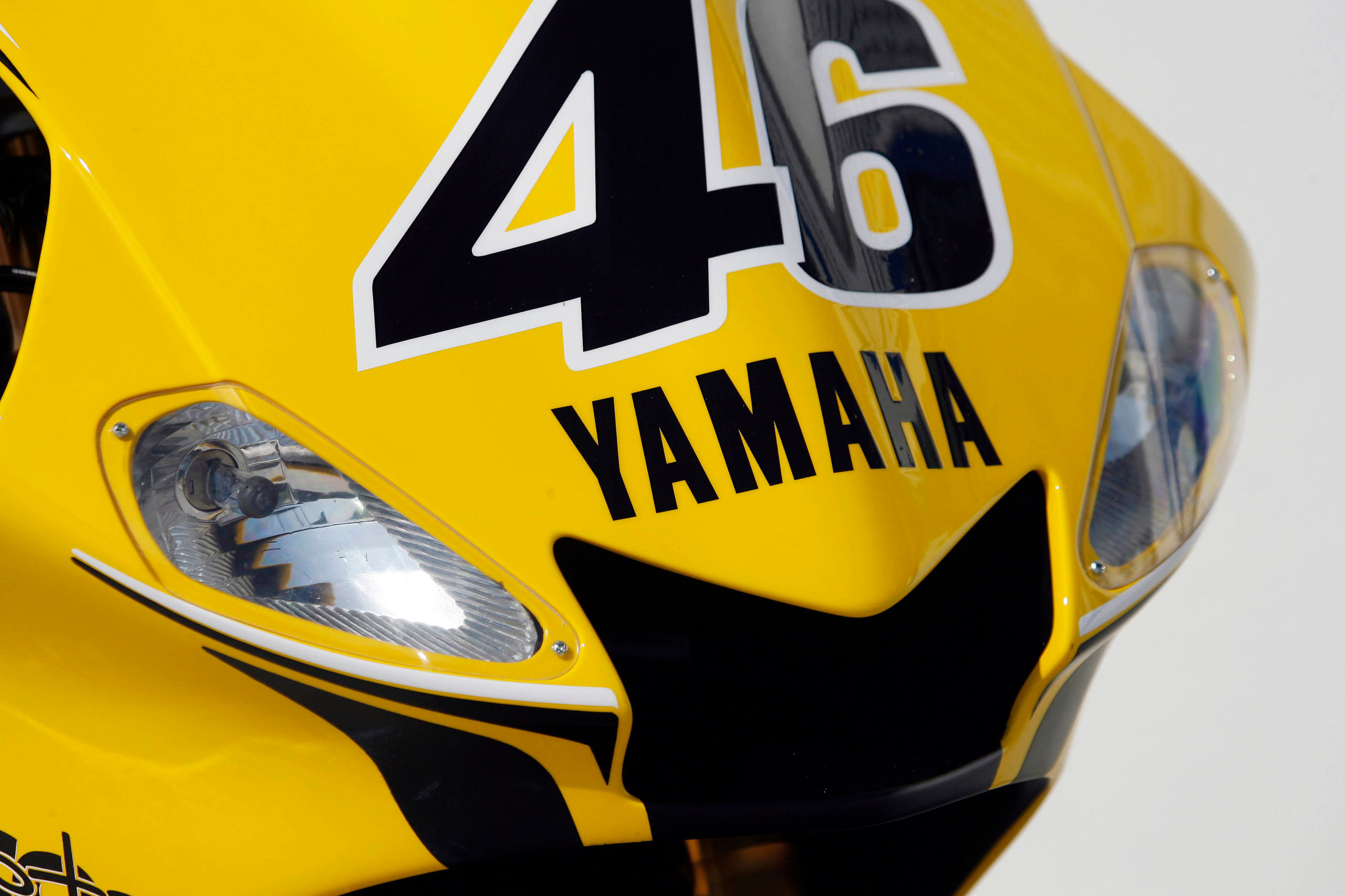 Wallpaper #6hymQJMB8JfcLg2JZvYm230 Yamaha M1 Replica Fairings
