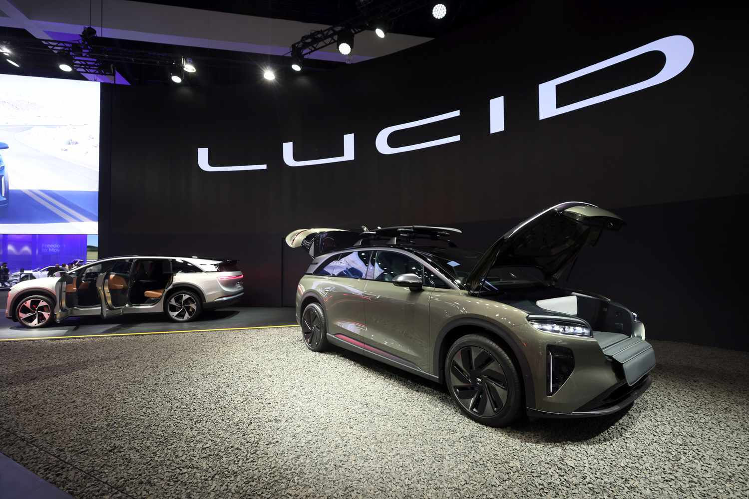 Wallpaper #NTtmbZcBSWmA-tzpQo4R107 Lucid Shares Fall 3 After Its Dropped from Nasdaq 100