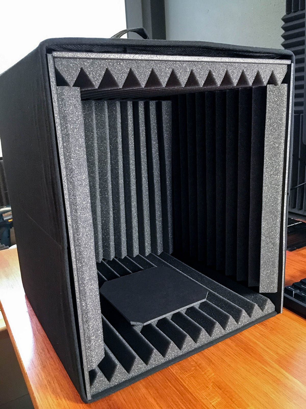 Wallpaper #OmijFpMBSpphPi3-0gzx242 Diy Podcasting Microphone Box Allan White Medium