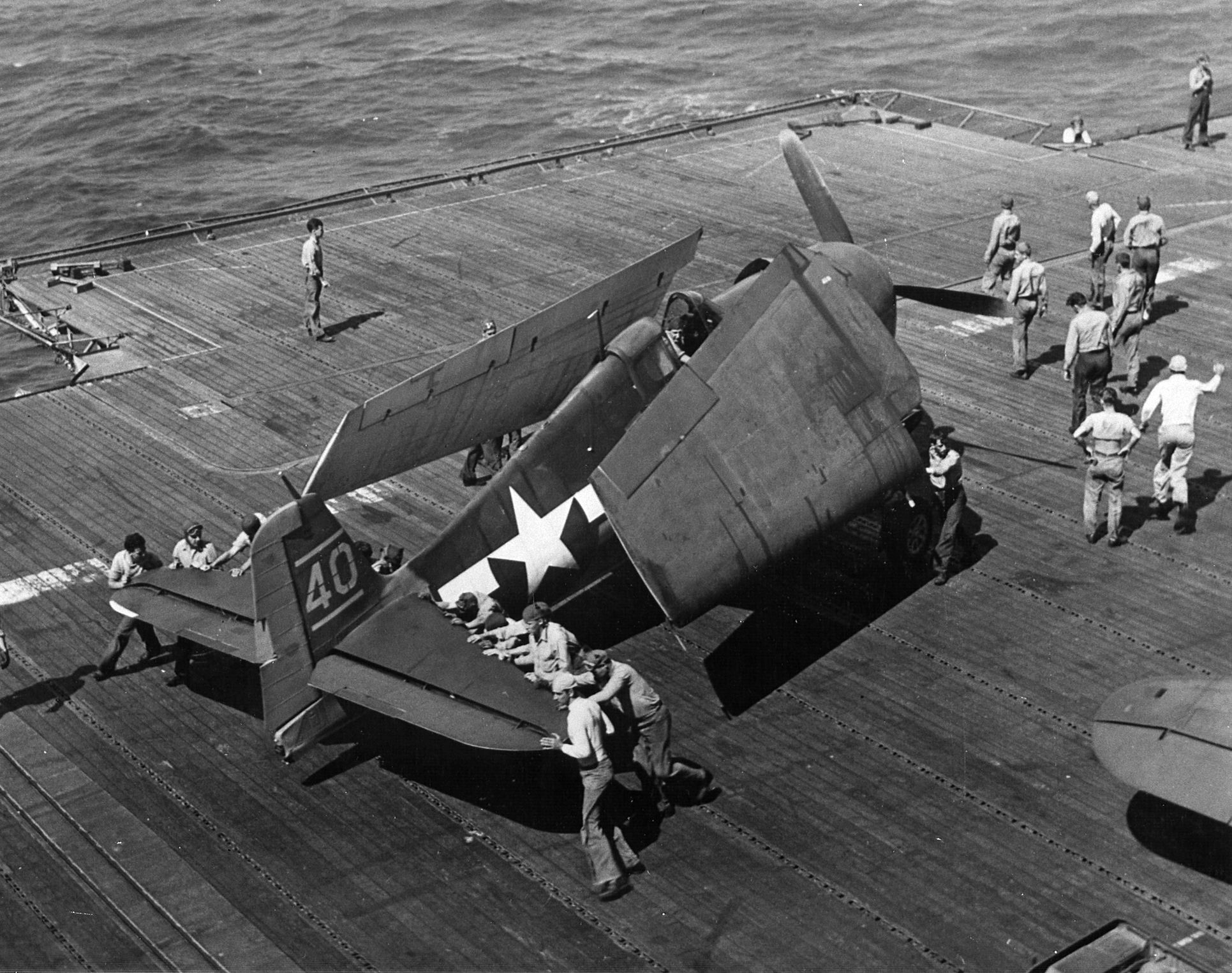 Wallpaper #xWe5EpMBSpphPi3-Avy1353 Asisbiz Grumman F6f 5 Hellcat Vf 8 White 40 Aboard Cv 17 Uss Bunker Hill 01