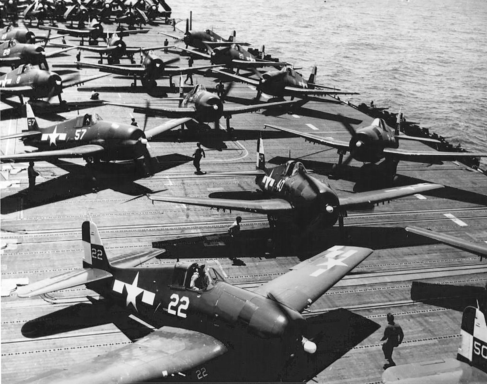 Wallpaper #xmetDJMBSpphPi3-fN8M141 Asisbiz Grumman F6f 5 Hellcat Vf 17 White 22 Uss Hornet 1945 01