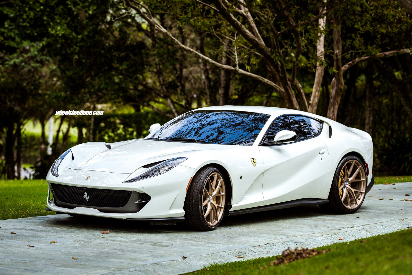 Wallpaper #py7eOJMBeCfPaRV8brst64 Superfast Supergoodlooking Ferrari 812 on Hre P101s by Wheels
