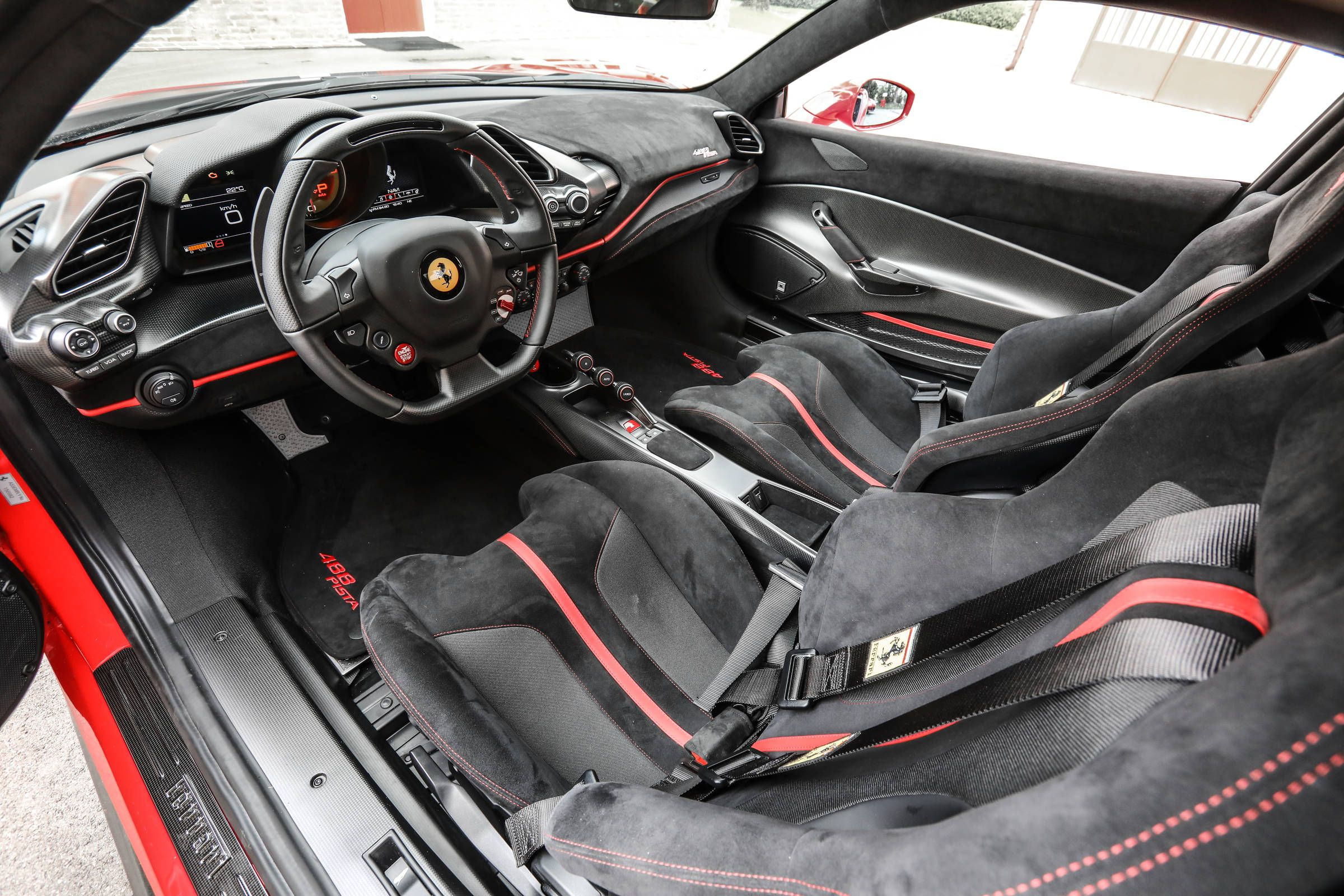 Wallpaper #L33o9I4Bnwiau_P69RGQ33 Arriba 31 Imagen Ferrari 488 Pista Interior Thcshoanghoatham Badinh