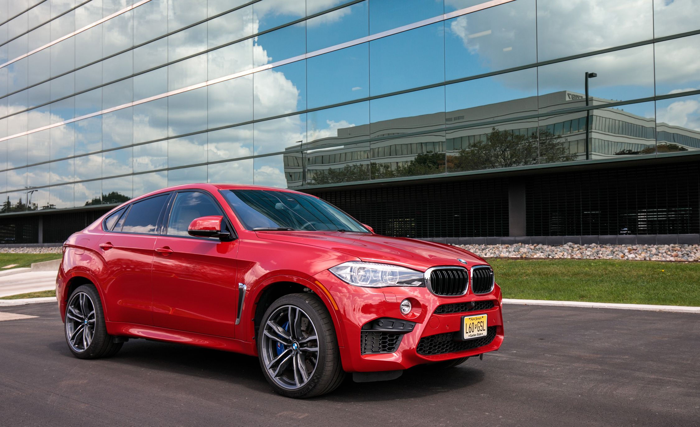 Wallpaper #ZXNaio4BFI5NbQksbyLu17 2017 BMW X6 M Exterior Review Car and Driver