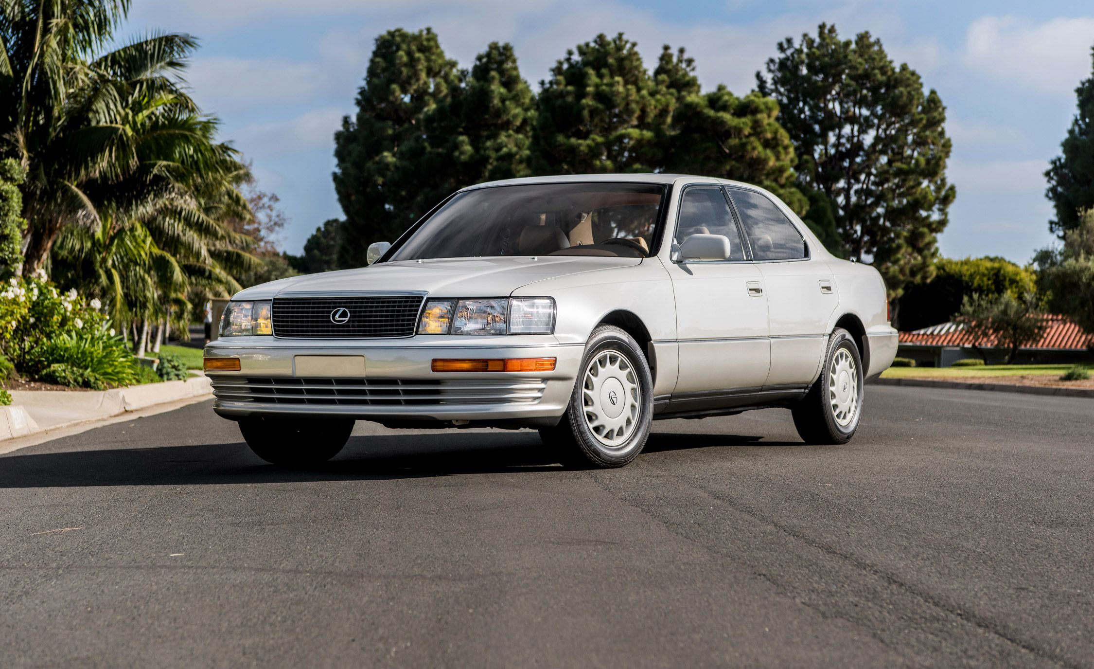 Wallpaper #tAMeY5MBpyOg8YnEDdQ293 Luxury Japan Style Revisiting the Original Lexus Ls400 Feature