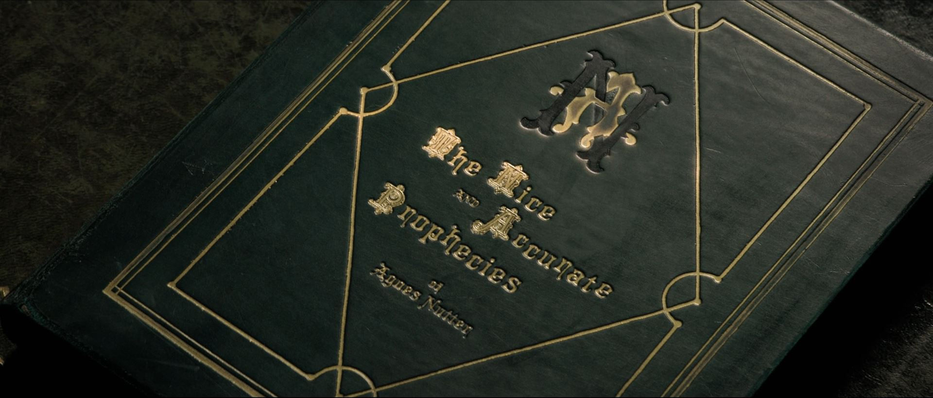 Wallpaper #7GfOA5MBSpphPi3-UbSW250 Good Omens the Nice and Accurate Prophecies of Agnes Nutter Witch