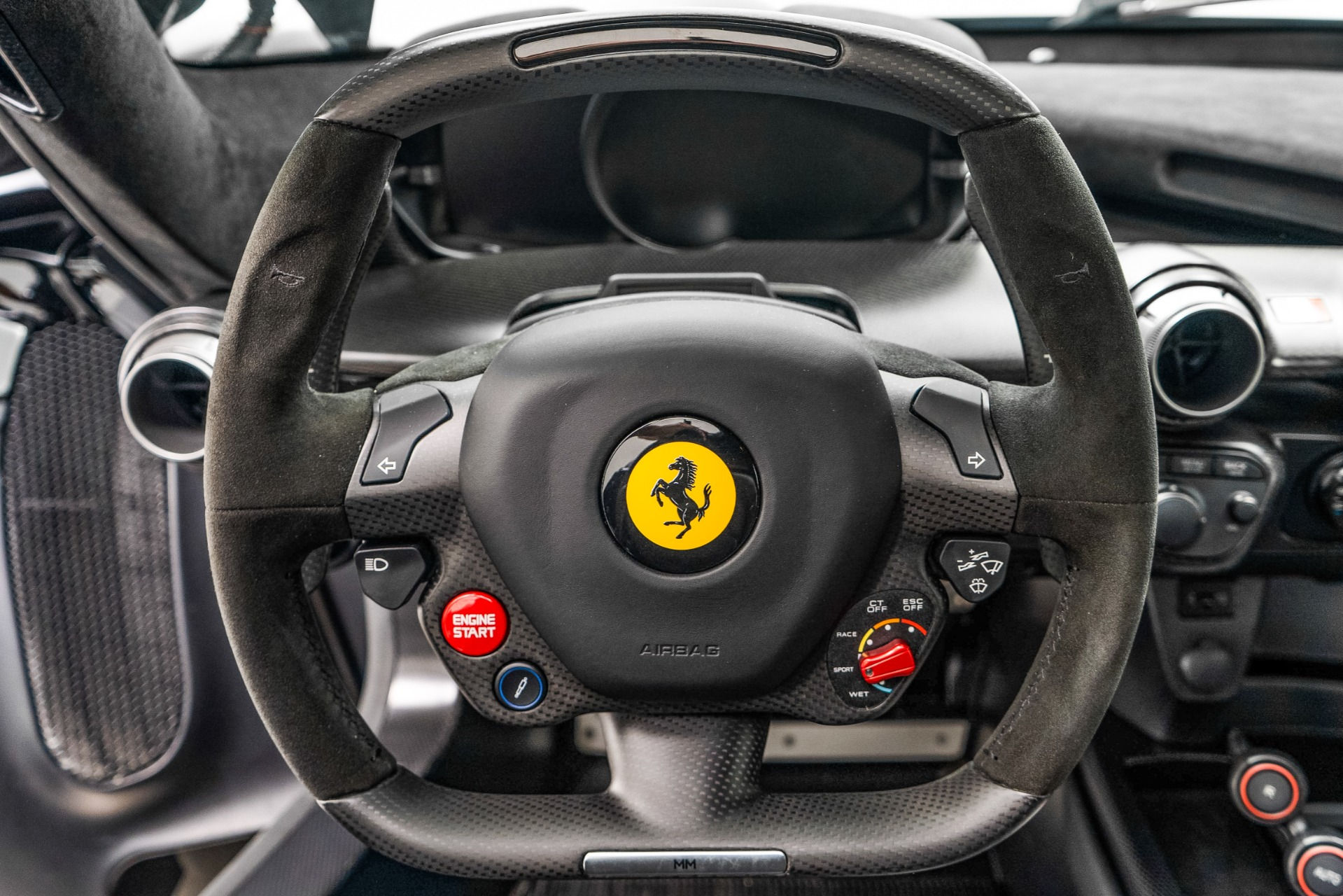 Wallpaper #dJ_uWZMBcUVgGJNourKr369 Laferrari Steering Wheel