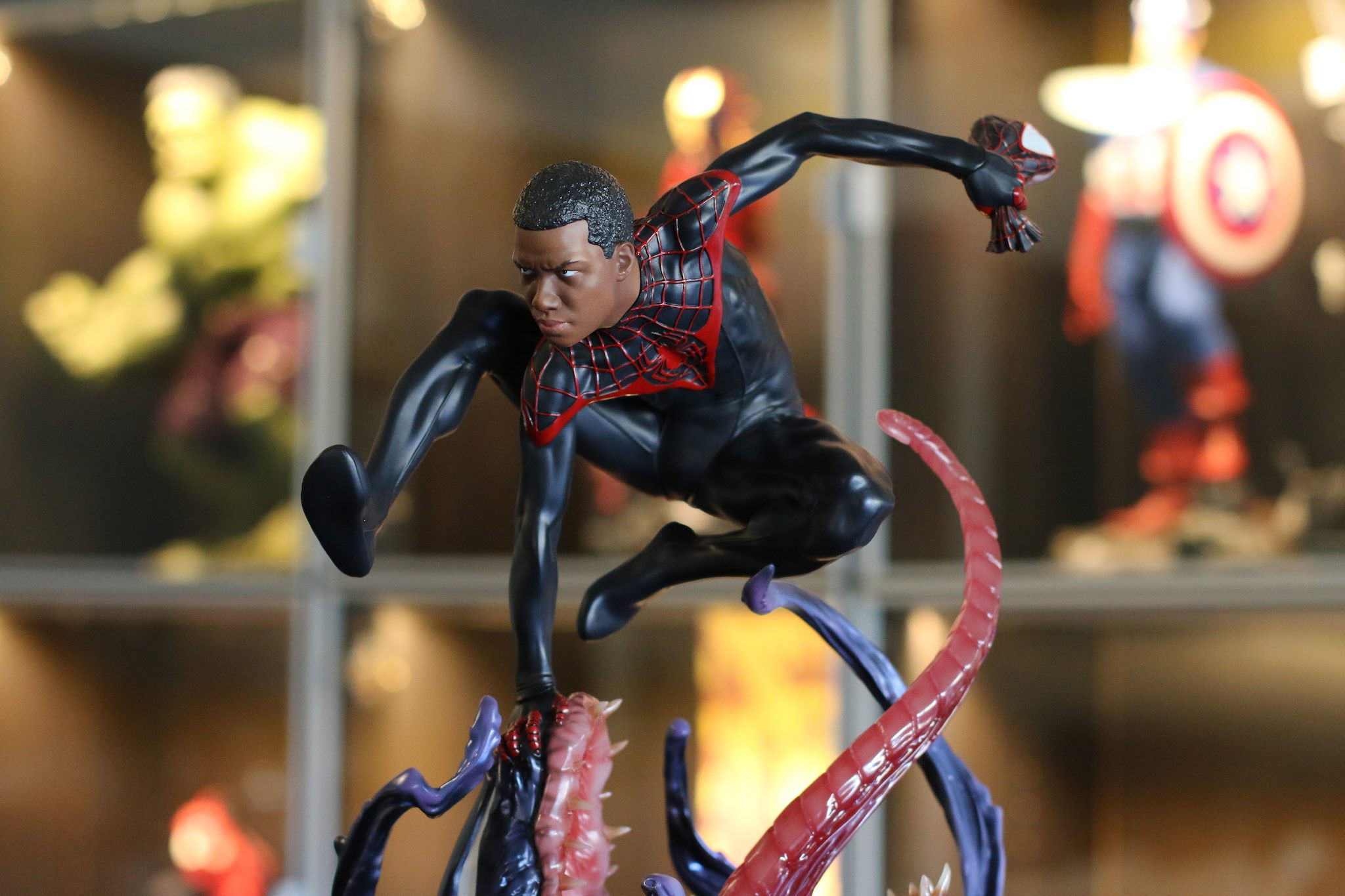 Wallpaper #x2eb8JIBSpphPi3-1WdY66 Sideshow Miles Morales Spider Man Statue Released Review Photos