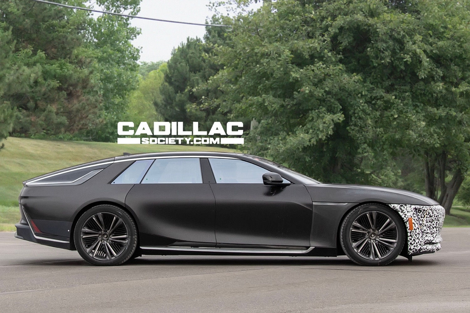 Wallpaper #52cHCZMBSpphPi3-A81v140 Undisguised 2024 Cadillac Celestiq Spotted Undergoing Testing