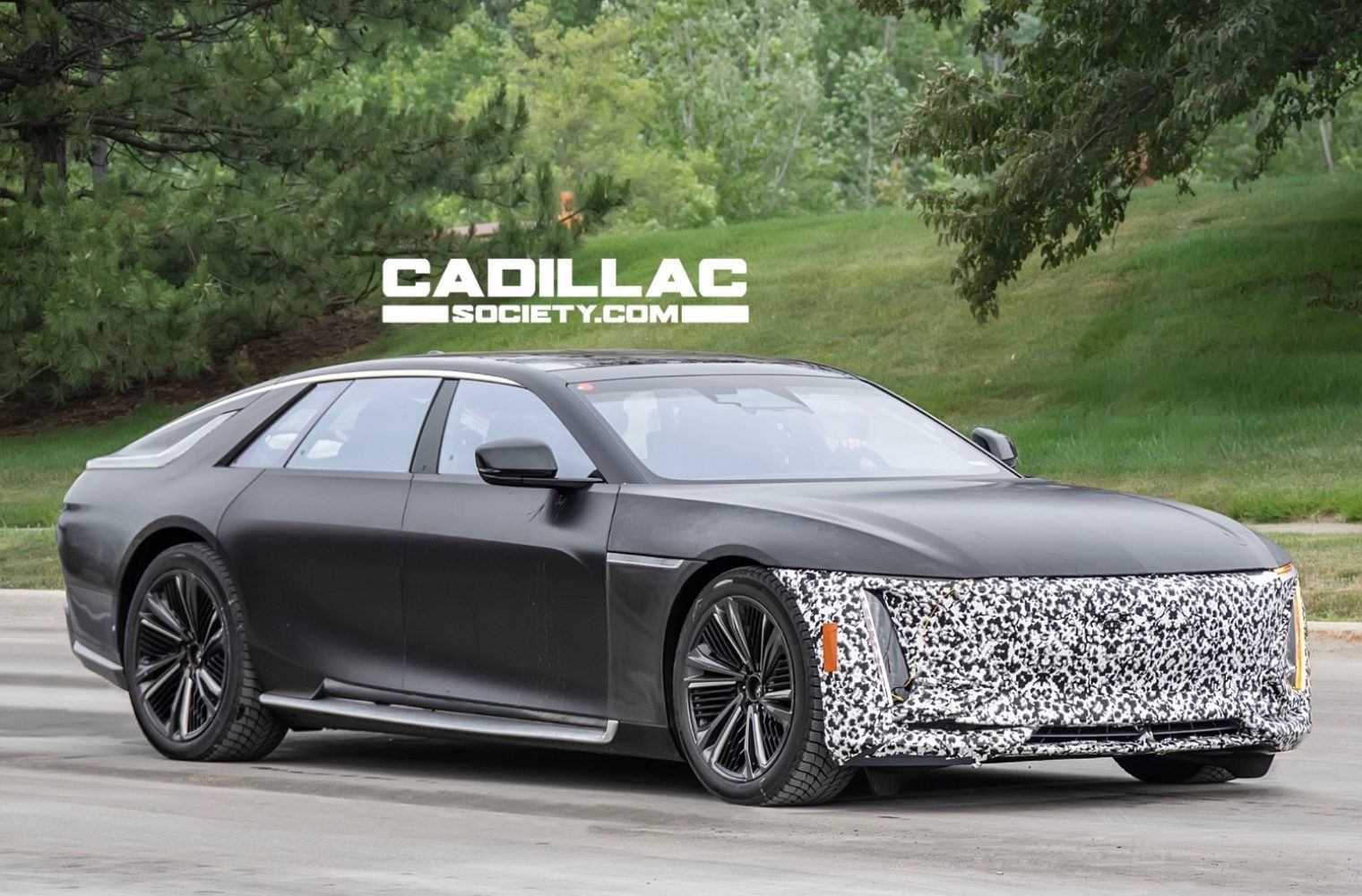 Wallpaper #52cHCZMBSpphPi3-A81v142 Cadillac Celestiq Prototype Spotted with Carbon Fiber Body