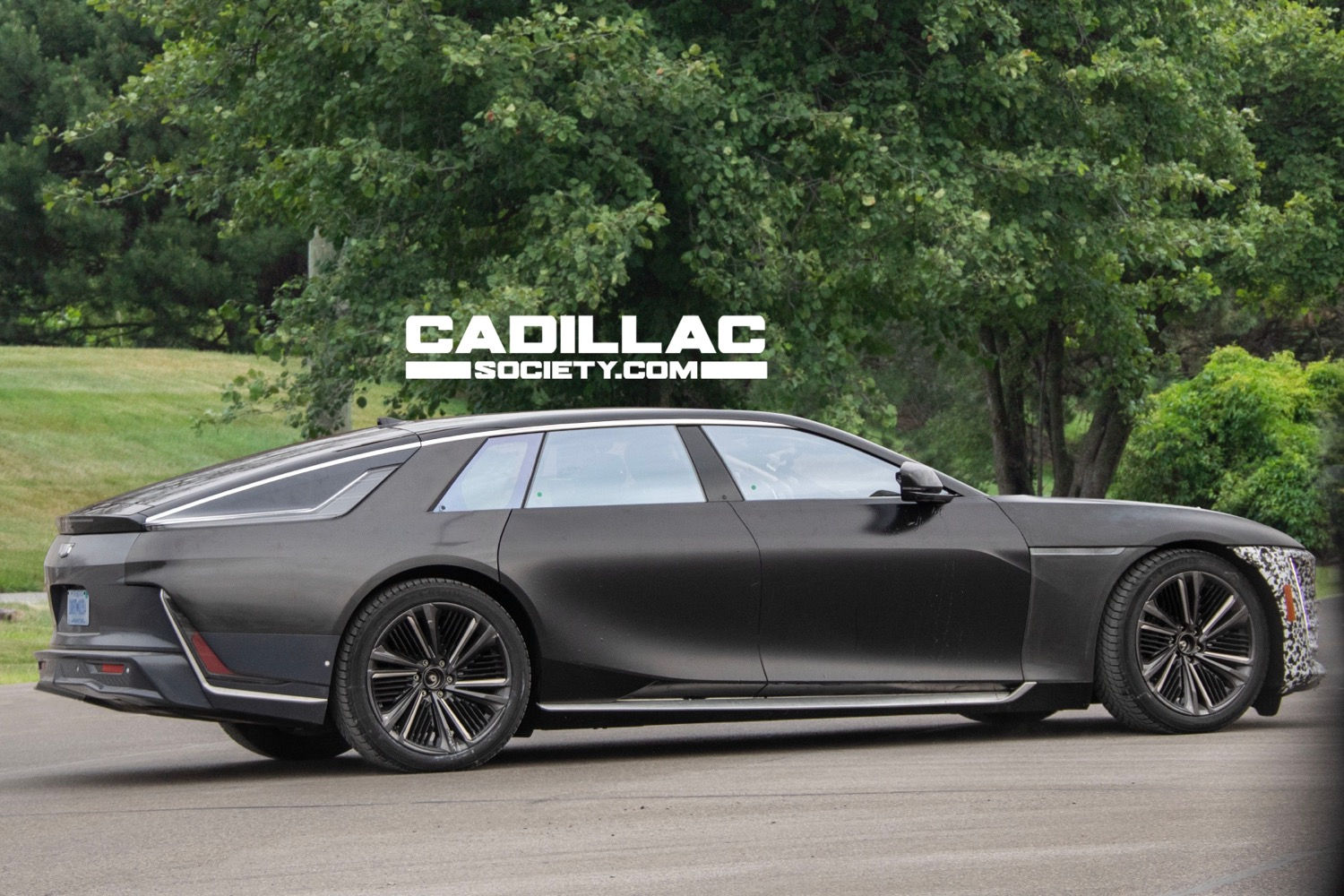 Wallpaper #52cHCZMBSpphPi3-A81v112 Cadillac Celestiq Prototype Spotted with Carbon Fiber Body