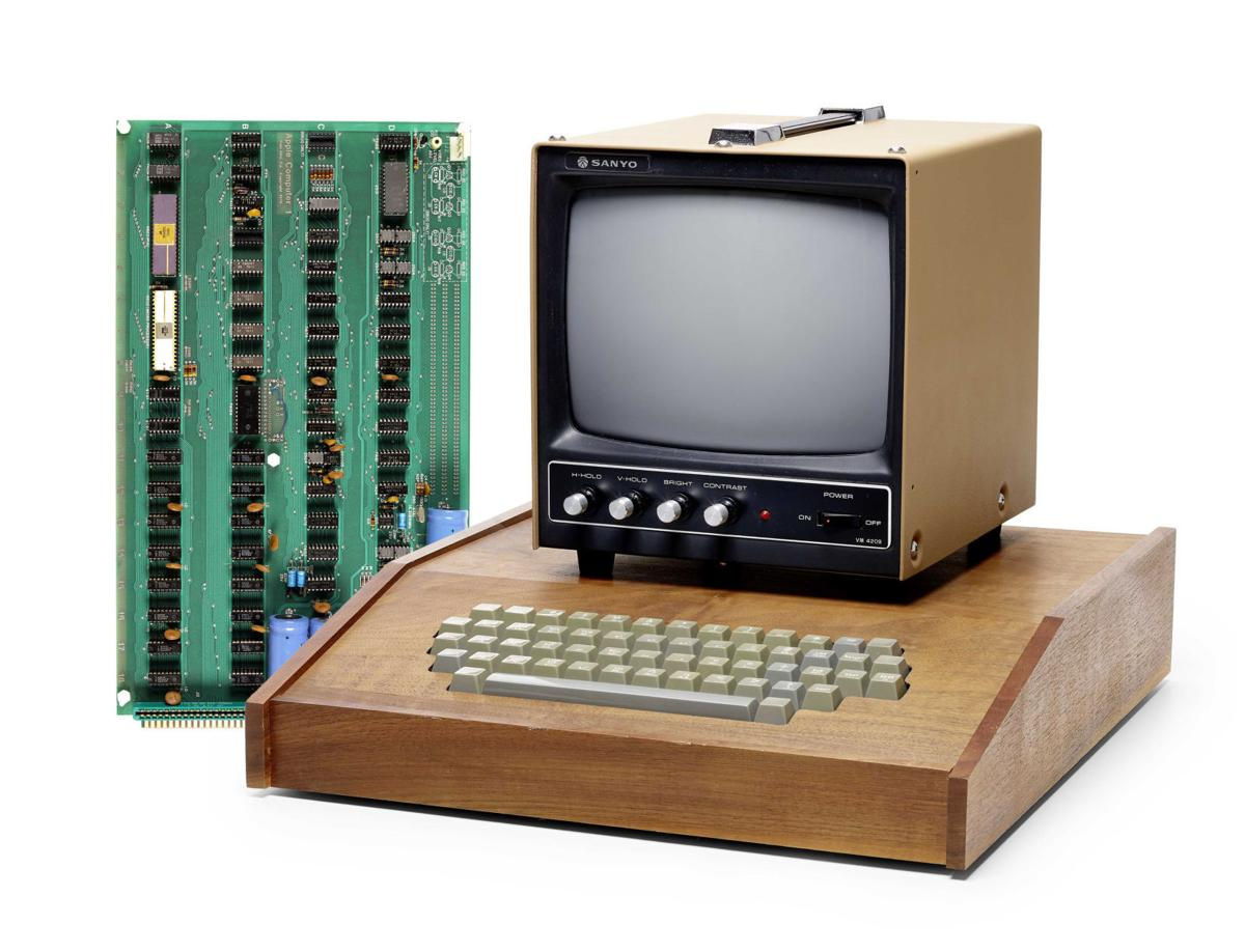 Wallpaper #AW1gbJcBycdYOYFTH3MD30 First Apple Computer 1976