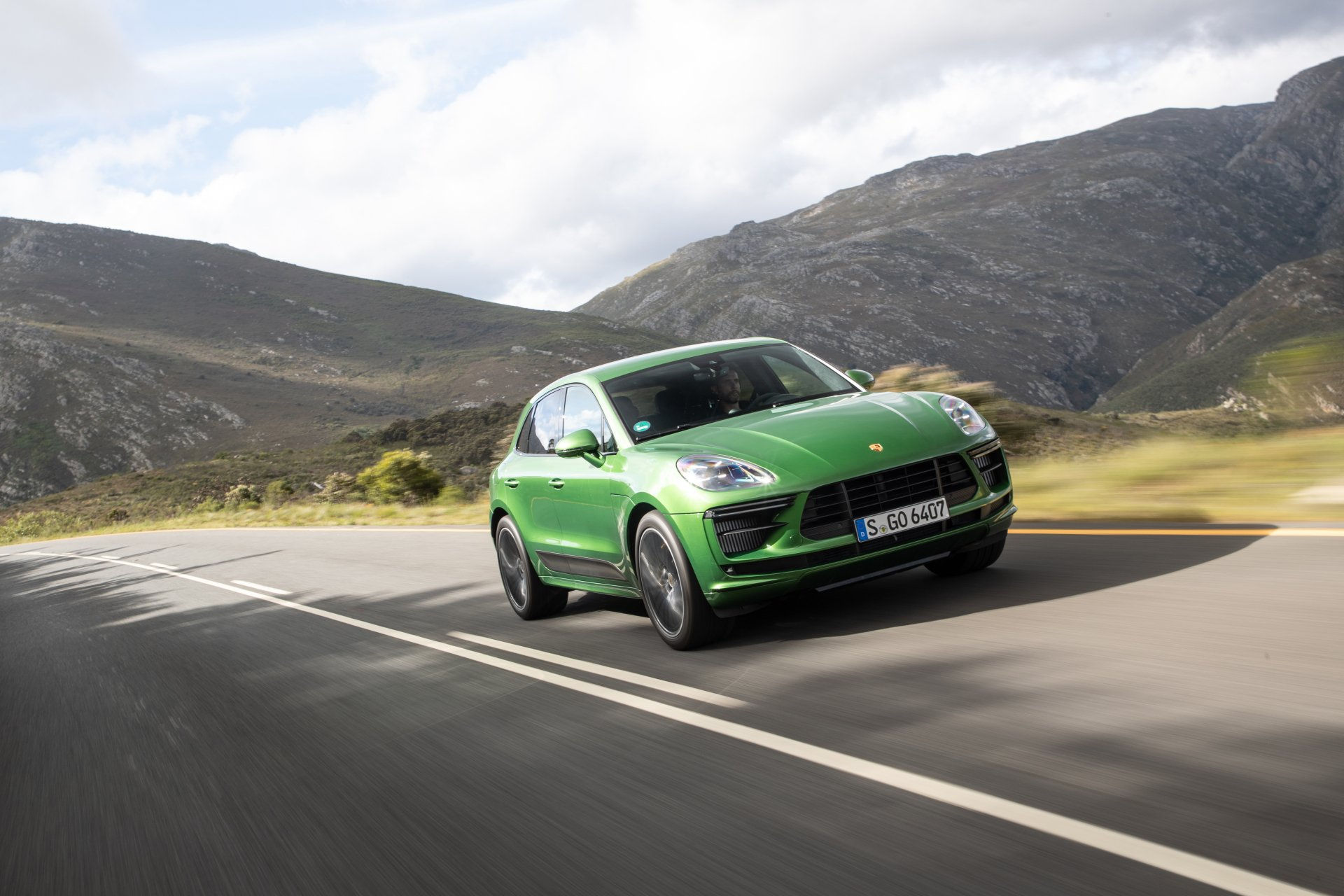 Wallpaper #-nOwg44BFI5NbQksqBuK59 Porsche Macan Turbo 4K Ultra HD Wallpaper