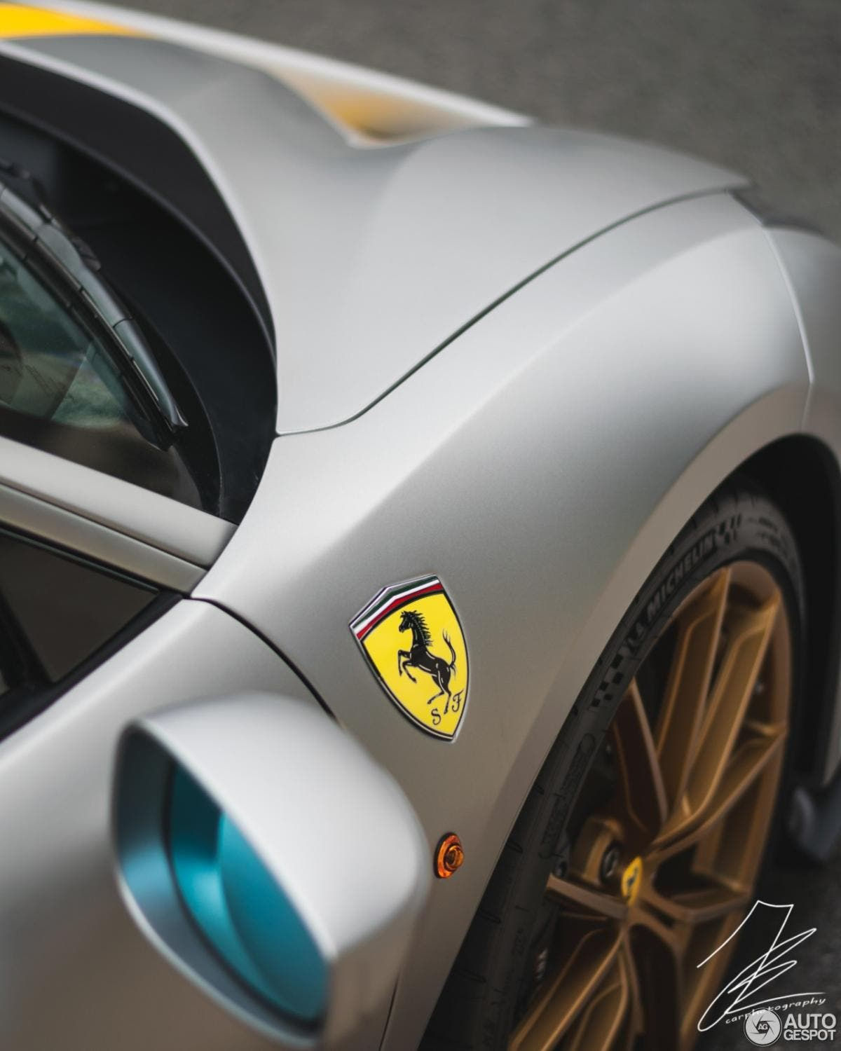 Wallpaper #iHMKhI4BFI5NbQksKxzx15 Ferrari 488 Pista Ecco Un Esemplare Matte Grey Con Striscia Arancione