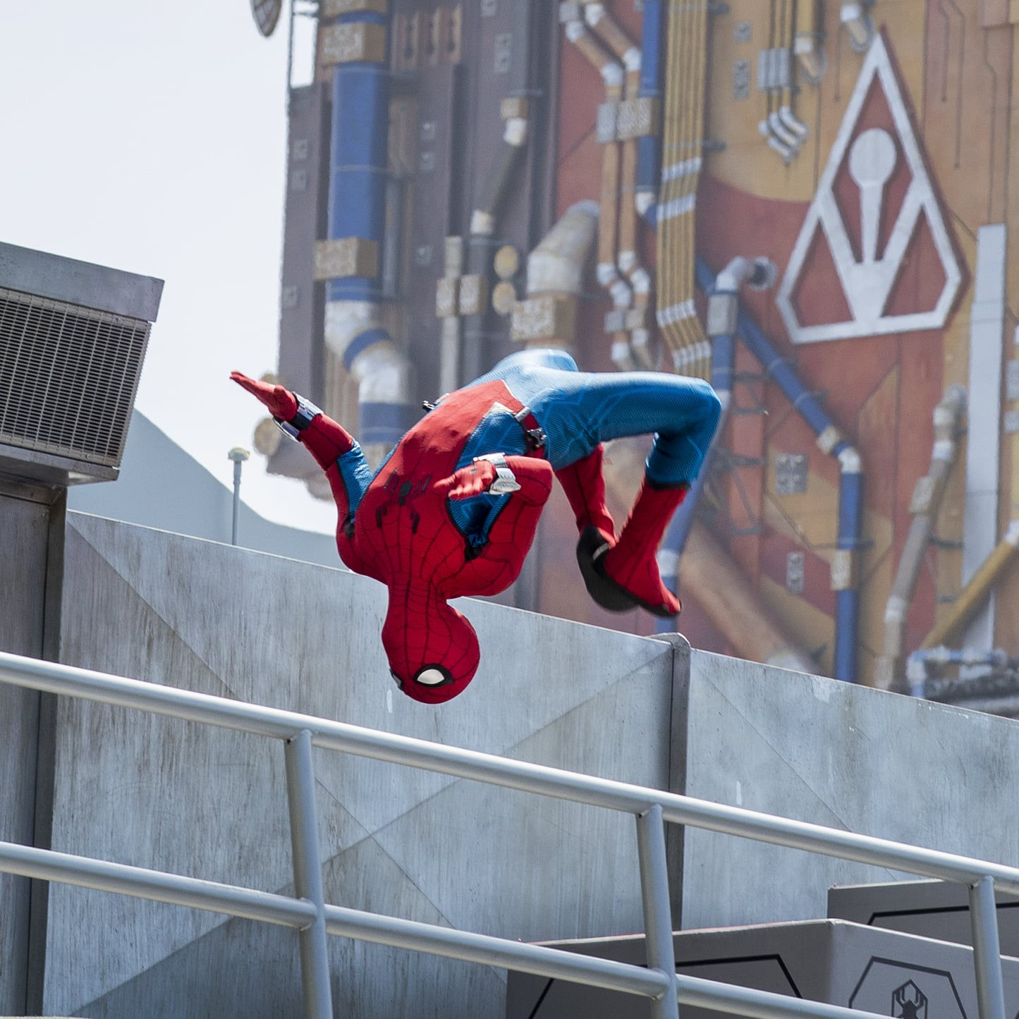Wallpaper #-mhaFJMBSpphPi3-rAPx199 Introducir 58 Imagen Spiderman Robot Disneyland Abzlocalmx